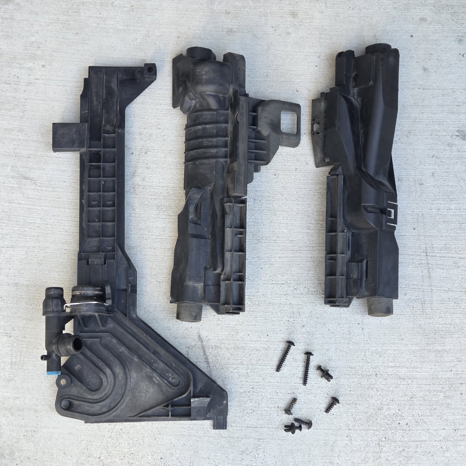 03-05 BMW Z4 E85 E86 Radiator Bracket Housing Shroud Cover Trim Set OEM