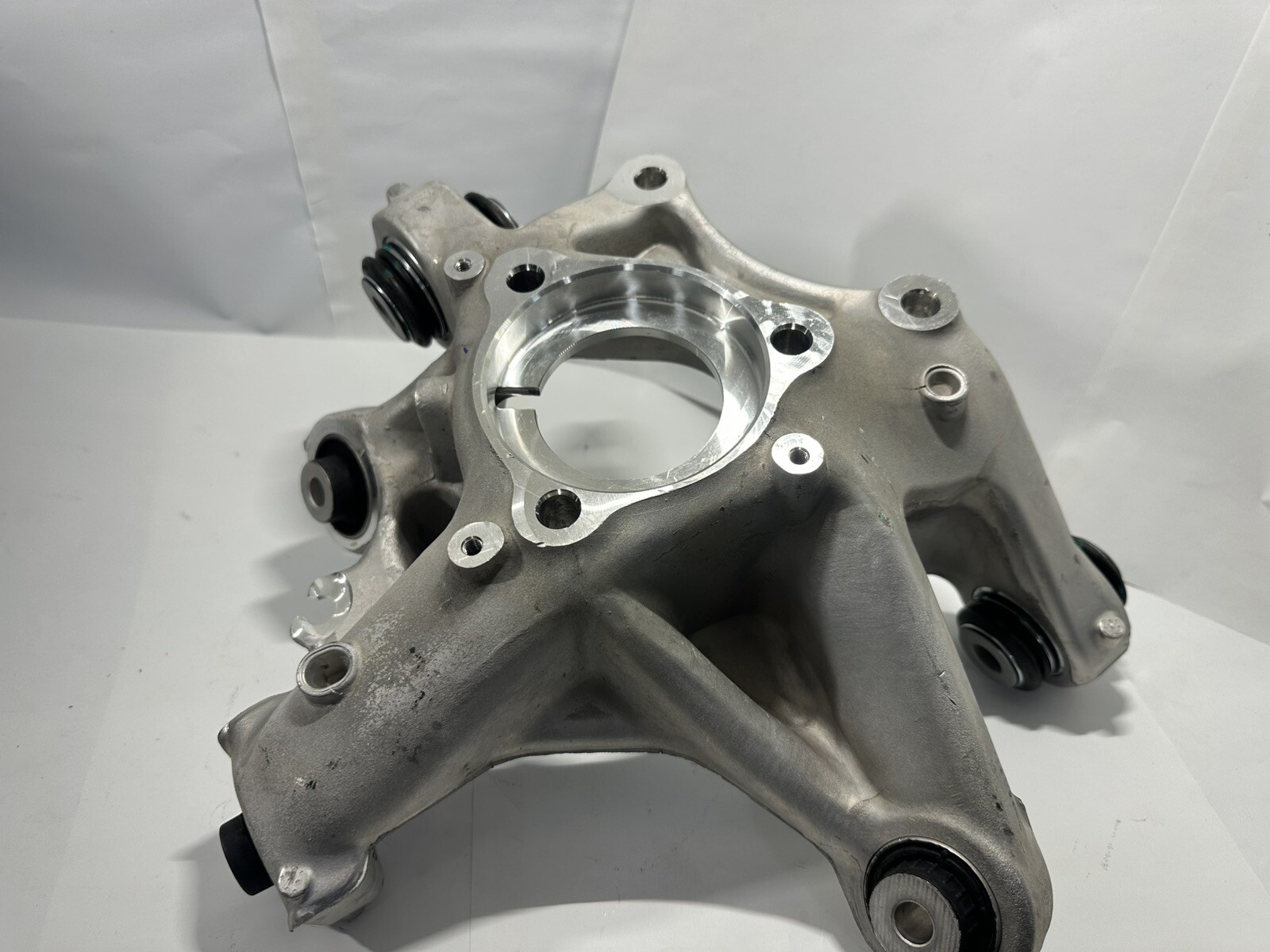 Brand NEW TESLA MODEL 3 KNUCKLE LEFT REAR  1044411-00-G RWD OEM 2017-2023