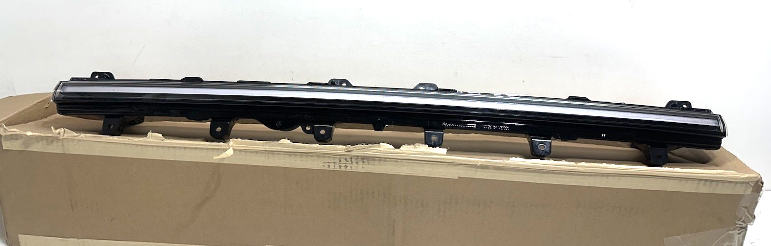 2024-2027 Dodge Charger Front Daytime LED LAMP Illuminated Grille 68575489AC OEM 2024-2027 Dodge Charger Front Daytime LED LAMP Illuminated Grille 68575489AC OEM