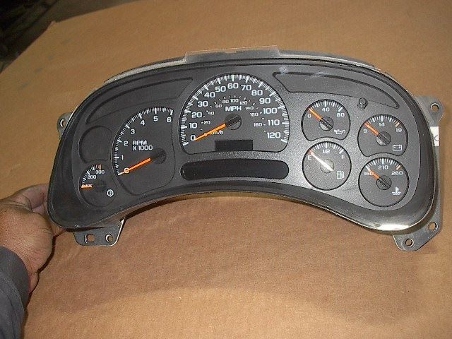 USED GAS V8 6.0 SPEEDOMETER 111k 15135669 2005 Silv2500 28673