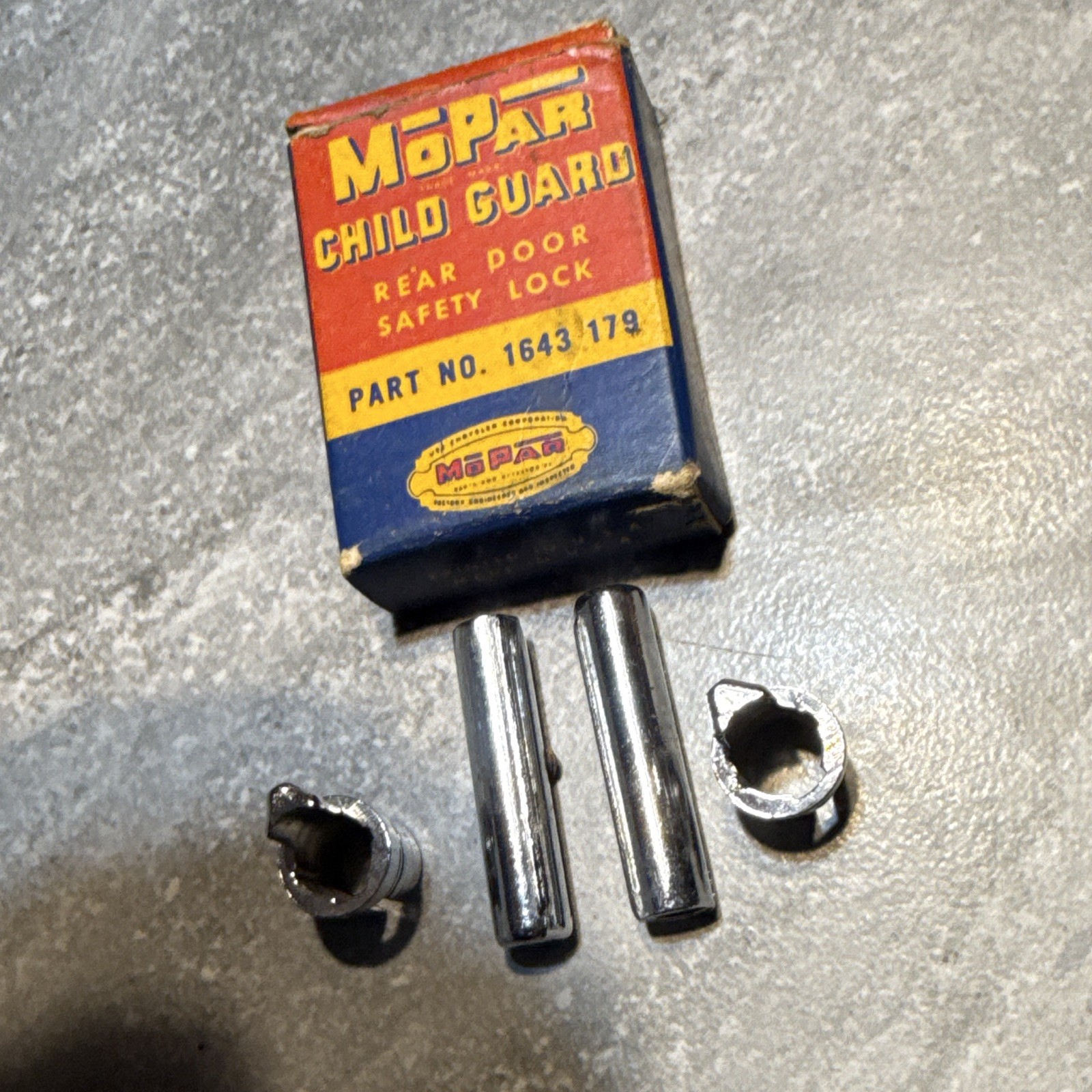 1955 56 dodge Mopar Nos Child Guard Safety Locks Part 1643179 New Old Stock