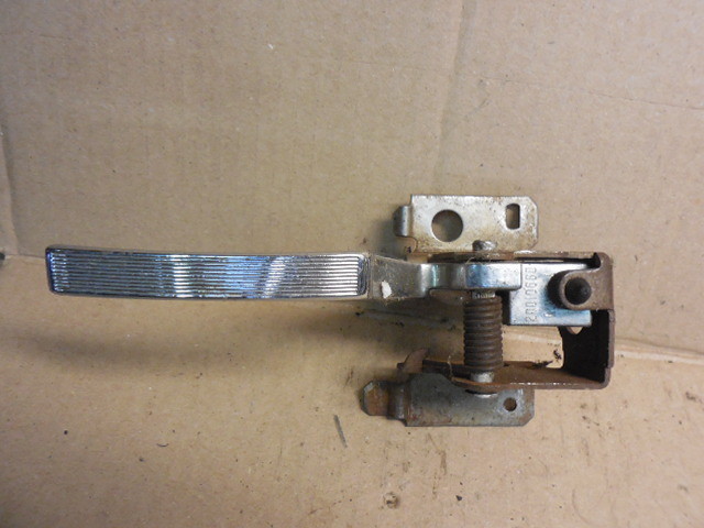 1977 - 1989 Cadillac Fleetwood Right Rear Inner Door Handle Interior