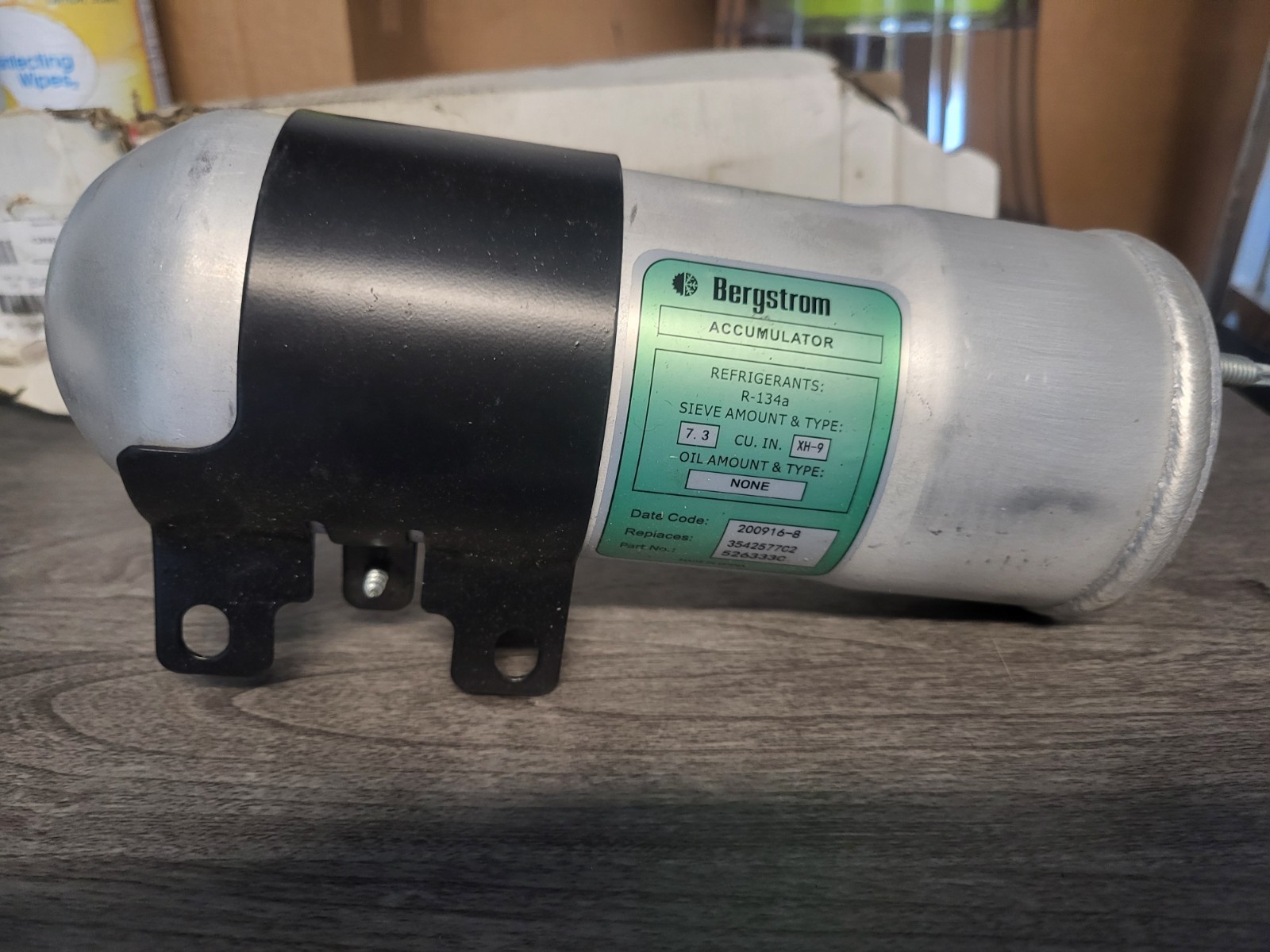 International Accumulator 3542577C2 Bergstrom 526333c 7.3cu-In International Accumulator 3542577C2 Bergstrom 526333c 7.3cu-In