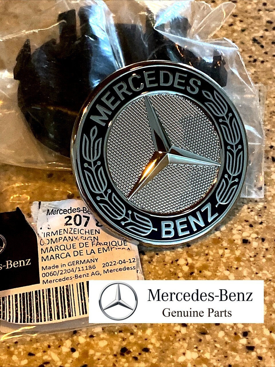 Mercedes Benz C107 R107 W126 R129 W140 W164 R170 W203 Hood Emblem Badge Blue
