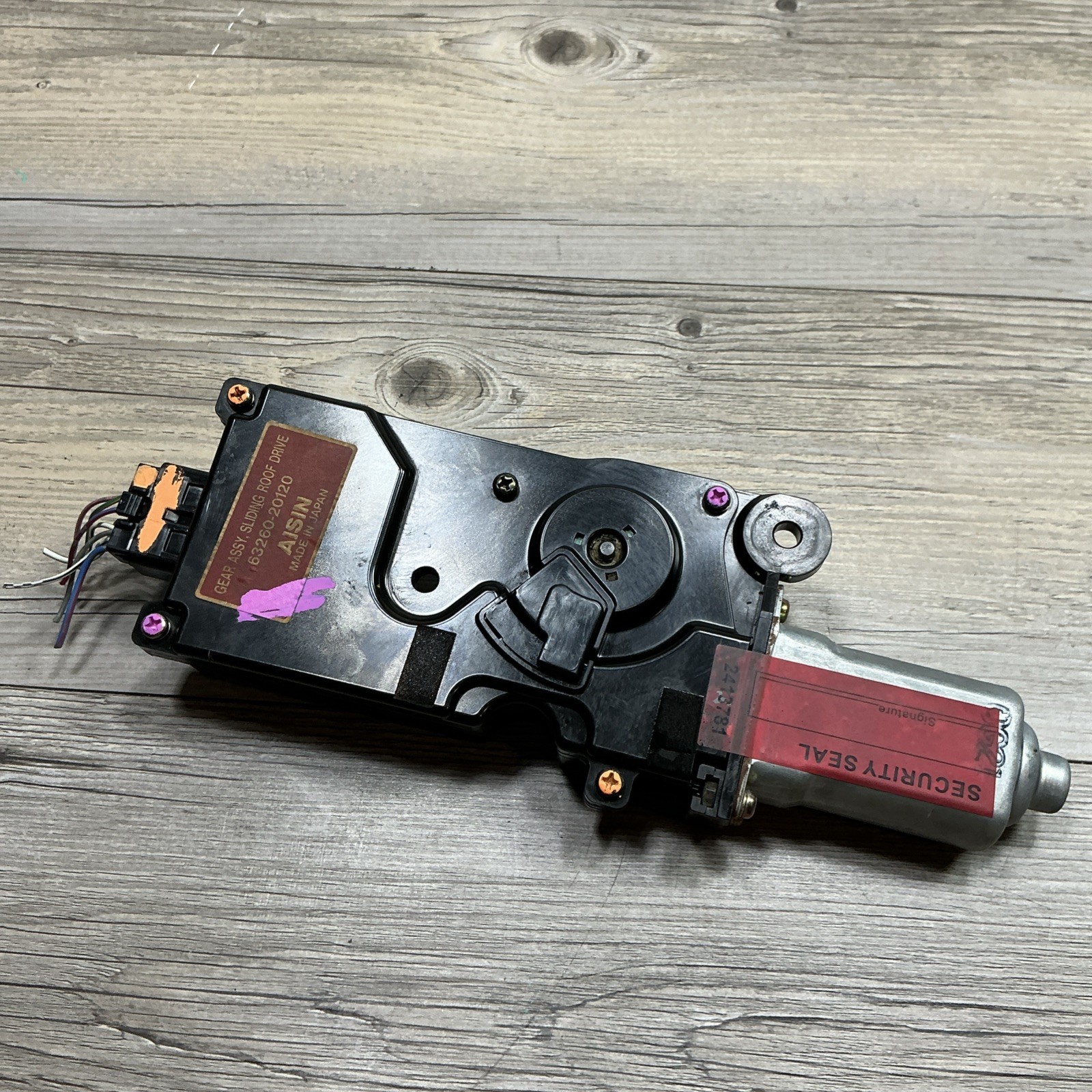 2000-2005 Toyota Celica GT GTS SUNROOF MOTOR sun roof 63260-20120 OEM 2000-2005 Toyota Celica GT GTS SUNROOF MOTOR sun roof 63260-20120 OEM