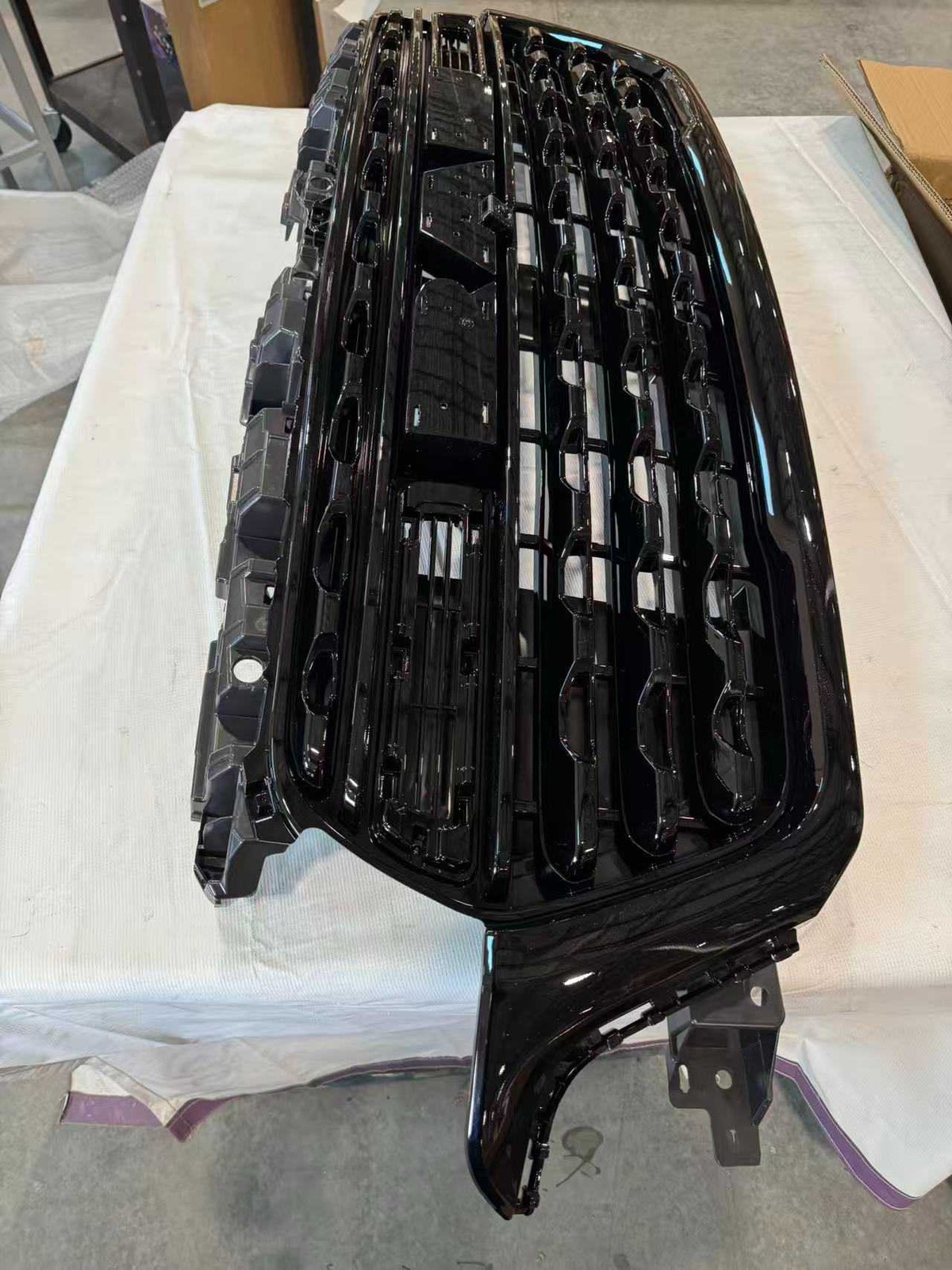 Used Glossy Black Front Bumper Grille Fits RAM 1500 Big Horn Limited 2025-2026