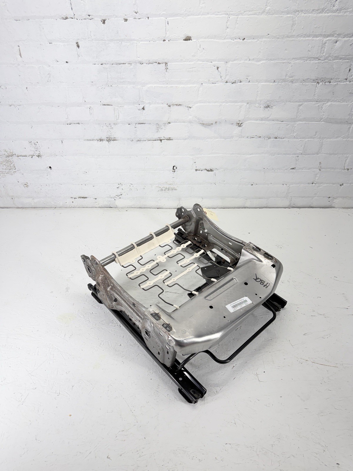 2019-2025 NISSAN ALTIMA FRONT RIGHT PASSENGER LOWER SEAT TRACK FRAME OEM 2019-2025 NISSAN ALTIMA FRONT RIGHT PASSENGER LOWER SEAT TRACK FRAME OEM