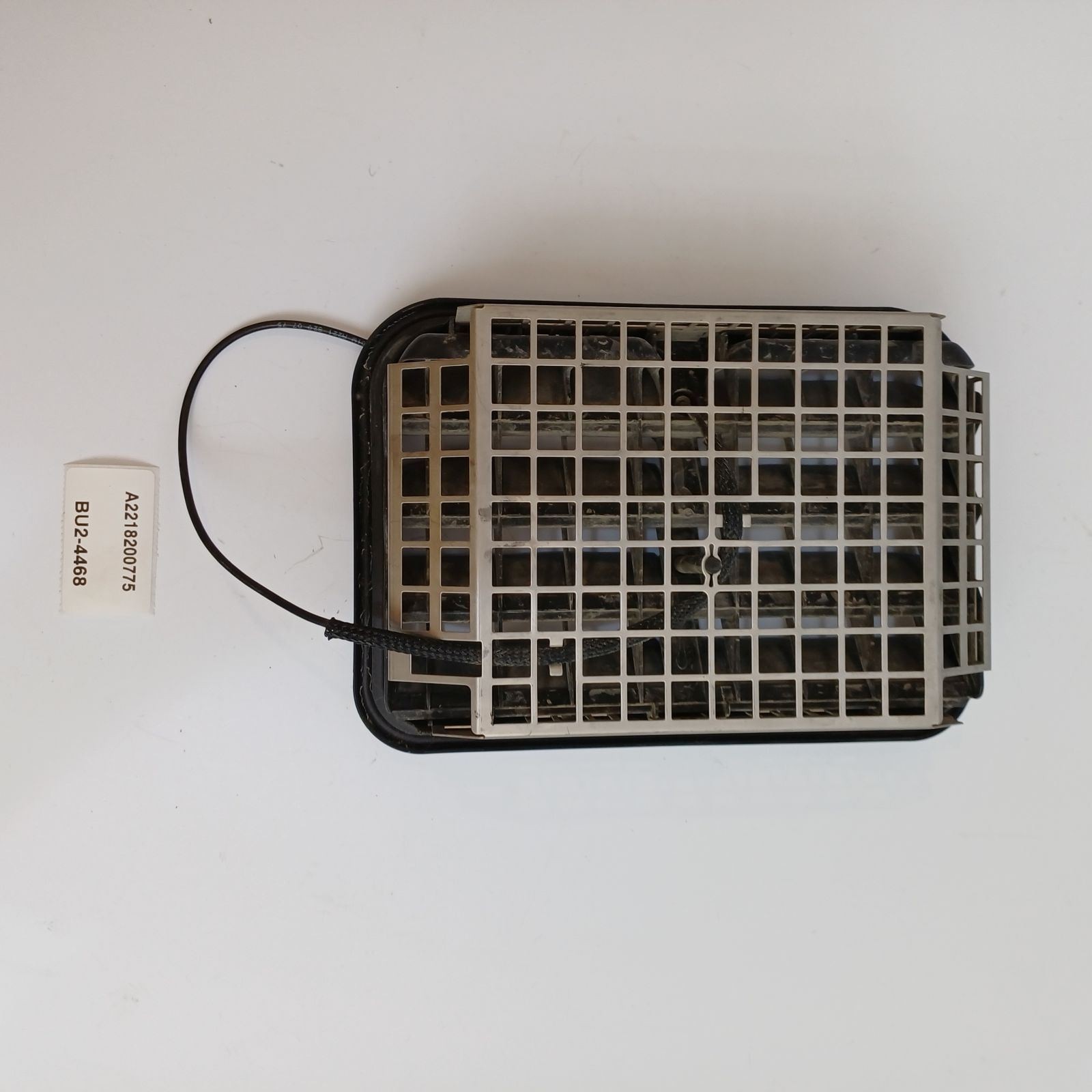 2007-2013 Mercedes-Benz S-Class Trunk Pressure Vent with Antenna A2218200775