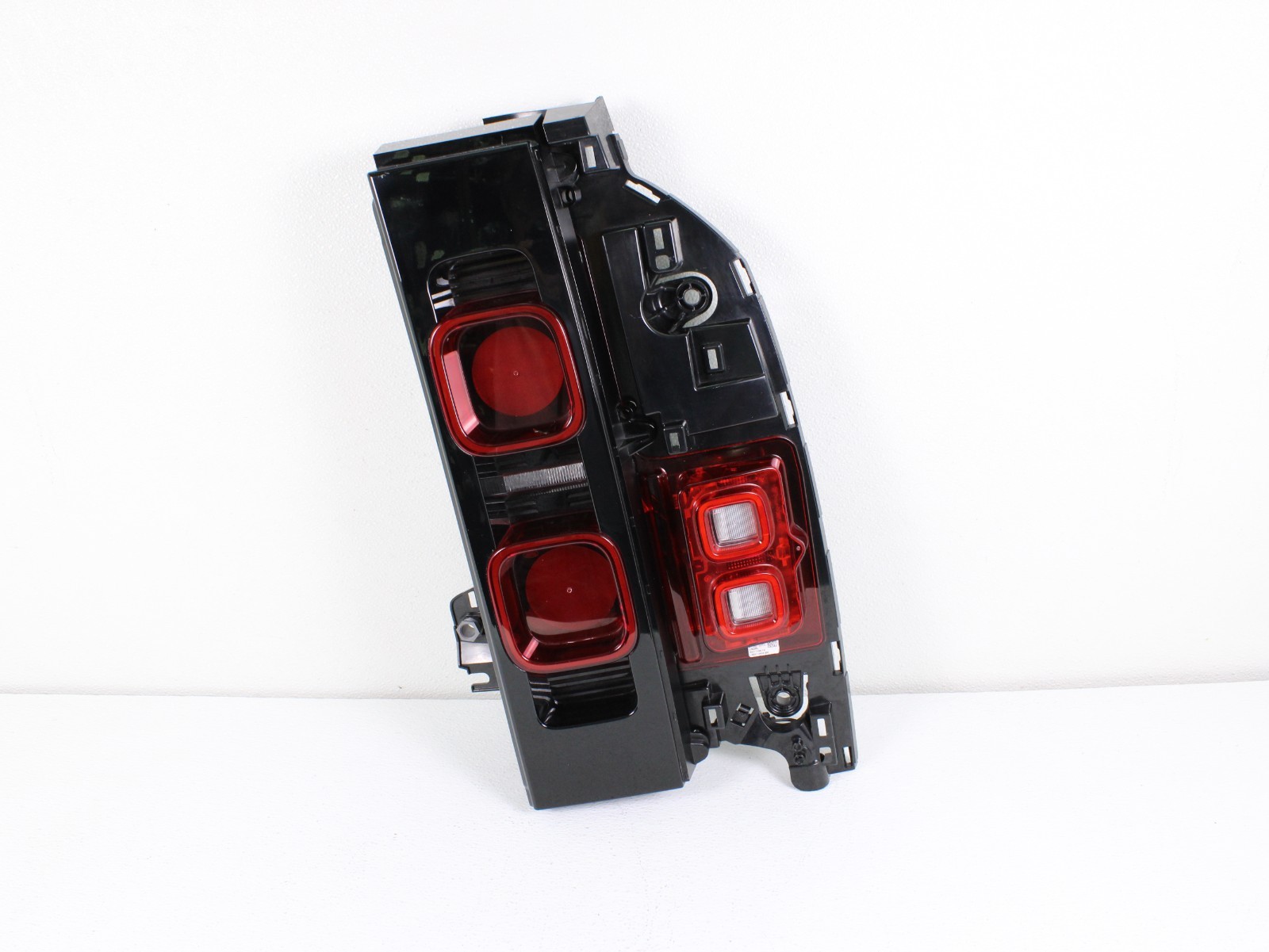 MINT 2020-2024 LAND ROVER DEFENDER RH RIGHT PASSENGER SIDE LED TAILLIGHT OEM