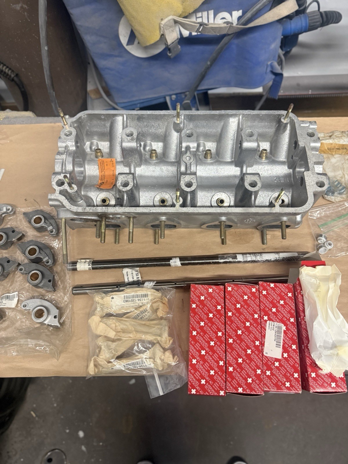 BMW E12 Head BRAND NEW NOS. Valves , Rockers Arms, Shafts. 2002tii 1600 BMW E12 Head BRAND NEW NOS. Valves , Rockers Arms, Shafts. 2002tii 1600