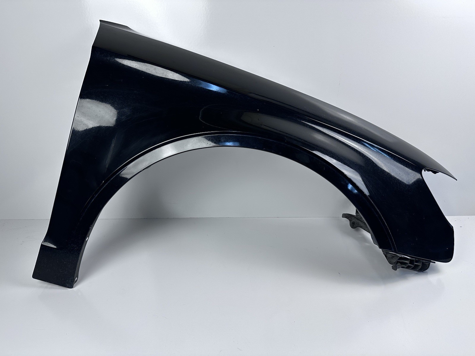 2015-2020 AUDI A3 S3 8V FRONT RIGHT PASSENGER SIDE FENDER PANEL Black OEM 2015-2020 AUDI A3 S3 8V FRONT RIGHT PASSENGER SIDE FENDER PANEL Black OEM