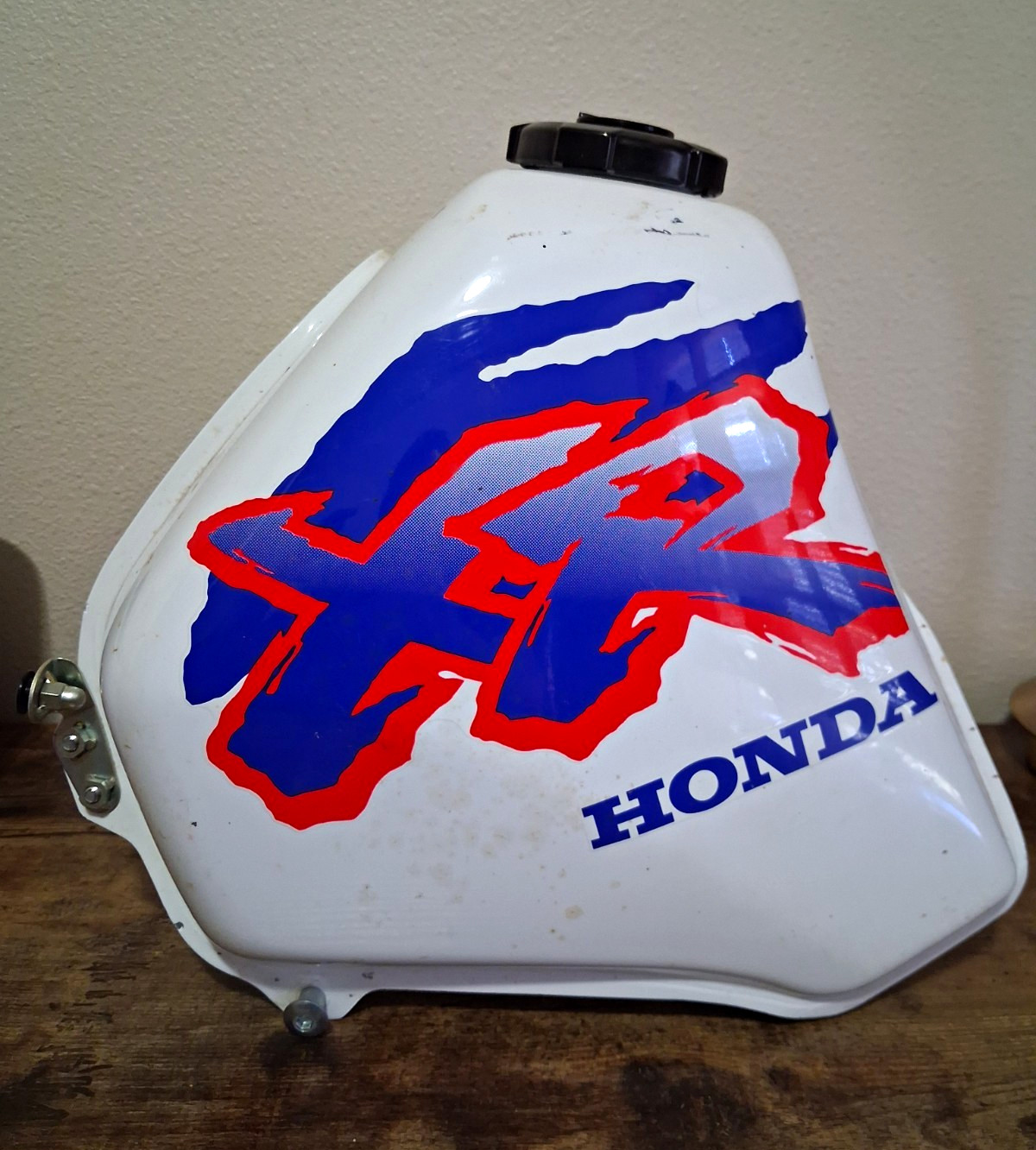 1991 Honda XR250L OEM Fuel Gas Tank Shasta White 17520-KV6-670ZA No Key
