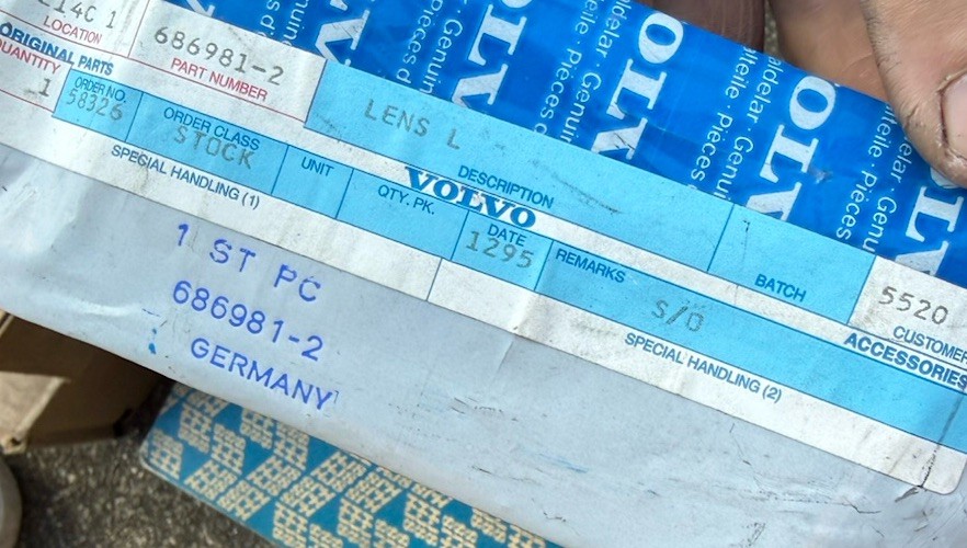 NOS Genuine Volvo 686981 Parking Light Lens Left 140 Model NOS Genuine Volvo 686981 Parking Light Lens Left 140 Model