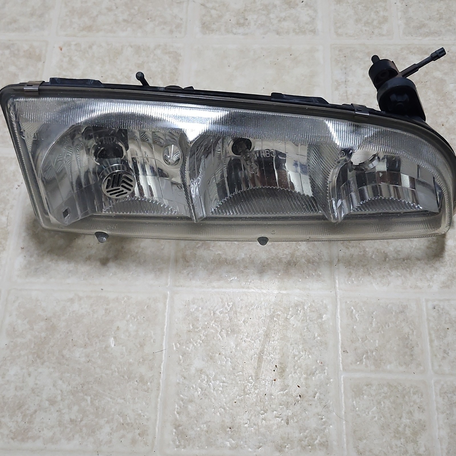 96-99 Headlight  Assembly Right PONTIAC BONNEVILLE 1996-1999 clear lens used