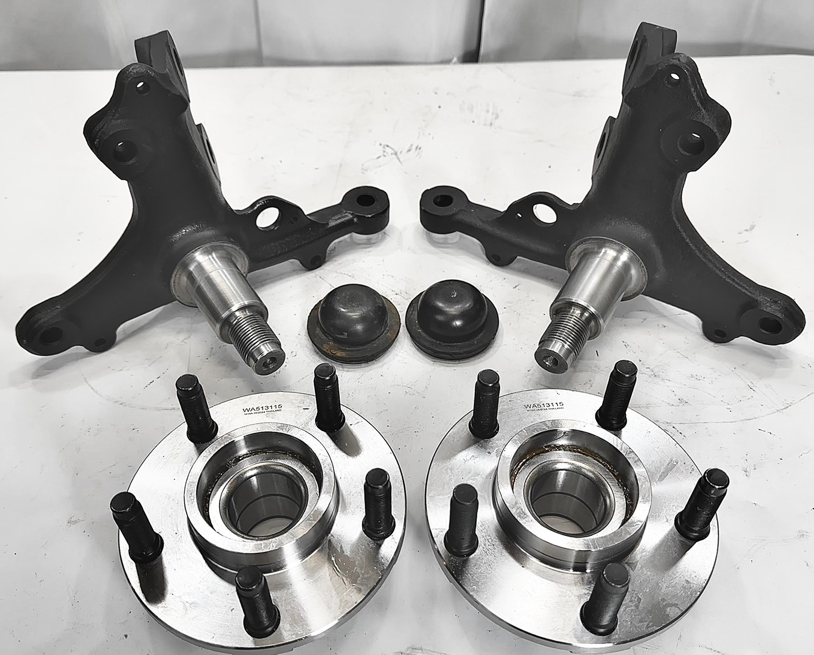 96-04 FORD MUSTANG SN95 FRONT SPINDLE FOXBODY SWAP 5X4.5 PAIR NEW WHEEL BEARINGS