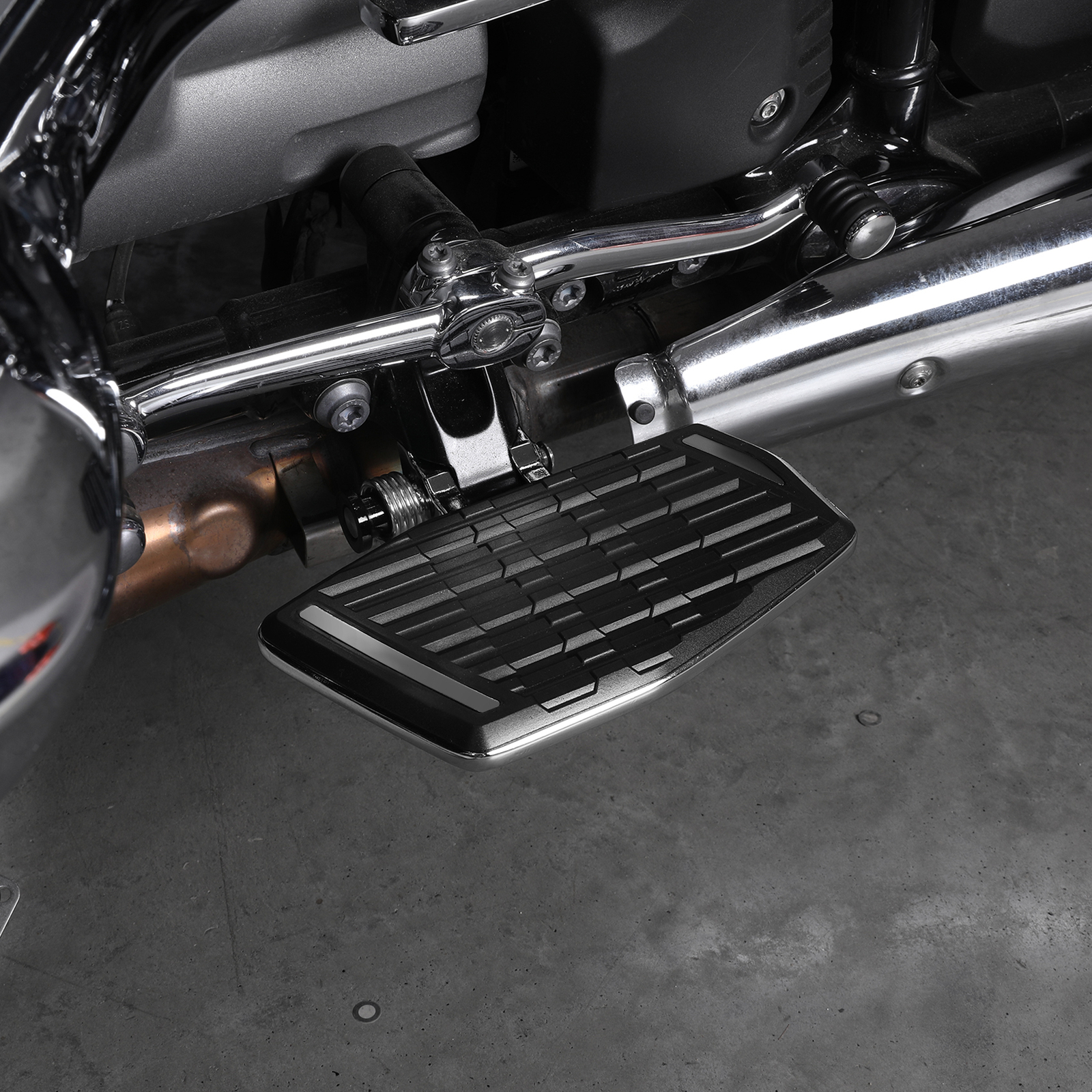 Rider Footboard Floorboard Pedal For BMW R18 B  R18 Transcontinental 21-24 22 23