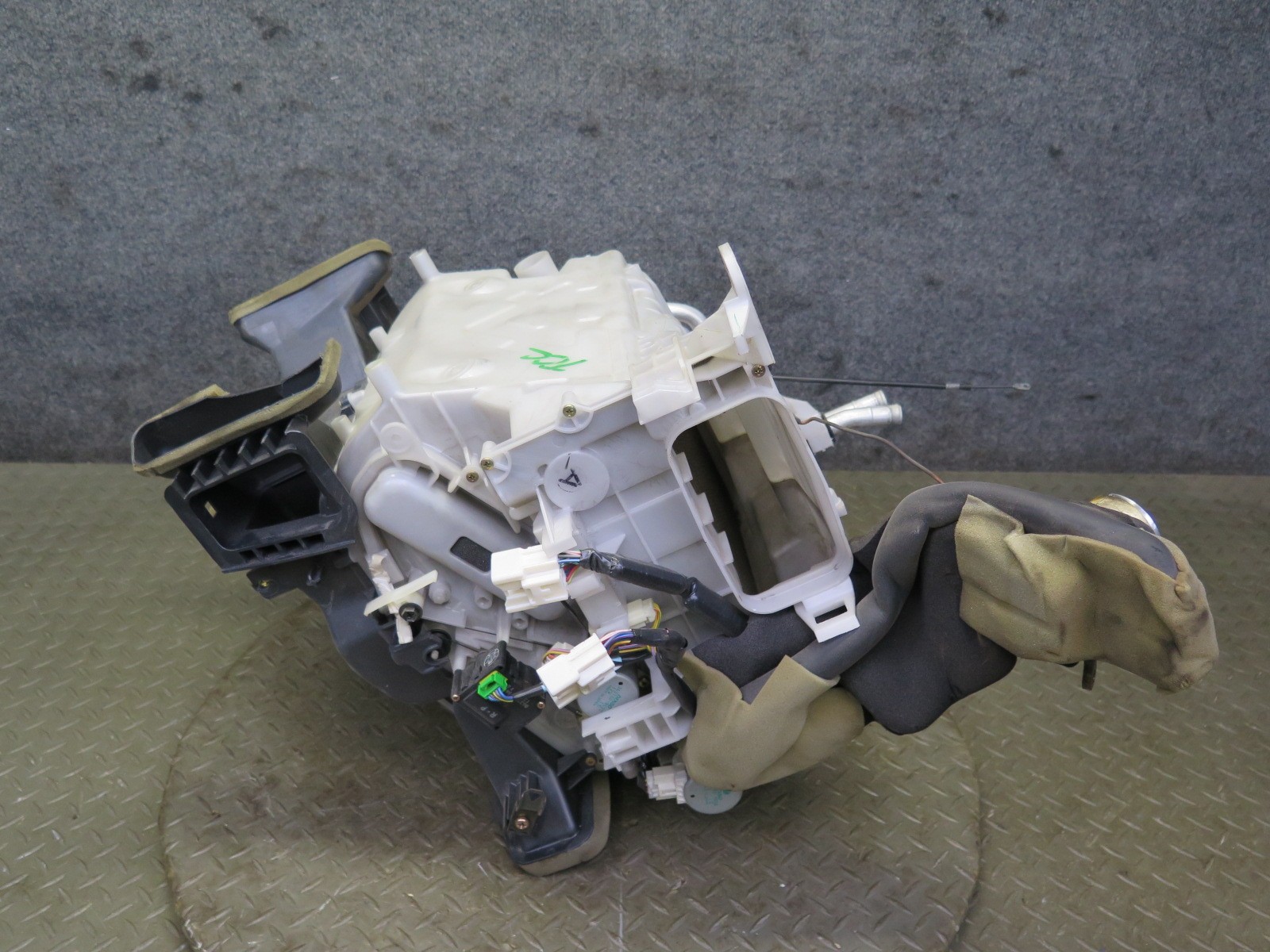 95-97 TOYOTA CELSIOR UCF20 RHD HVAC A/C EVAPORATOR HEATER CORE BOX HOUSING OEM