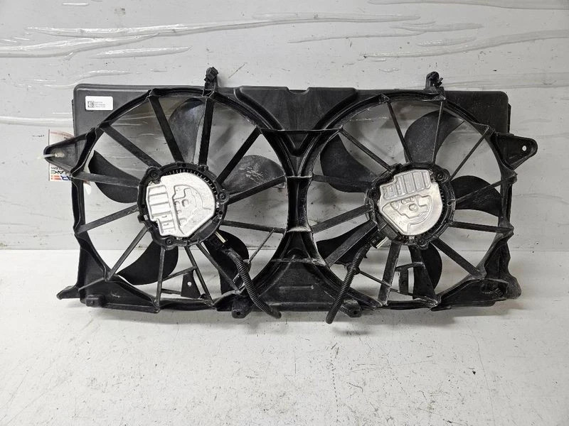 2014-2019 Chevy Silverado GMC Sierra Tahoe Radiator Cooling Fan Assembly OEM