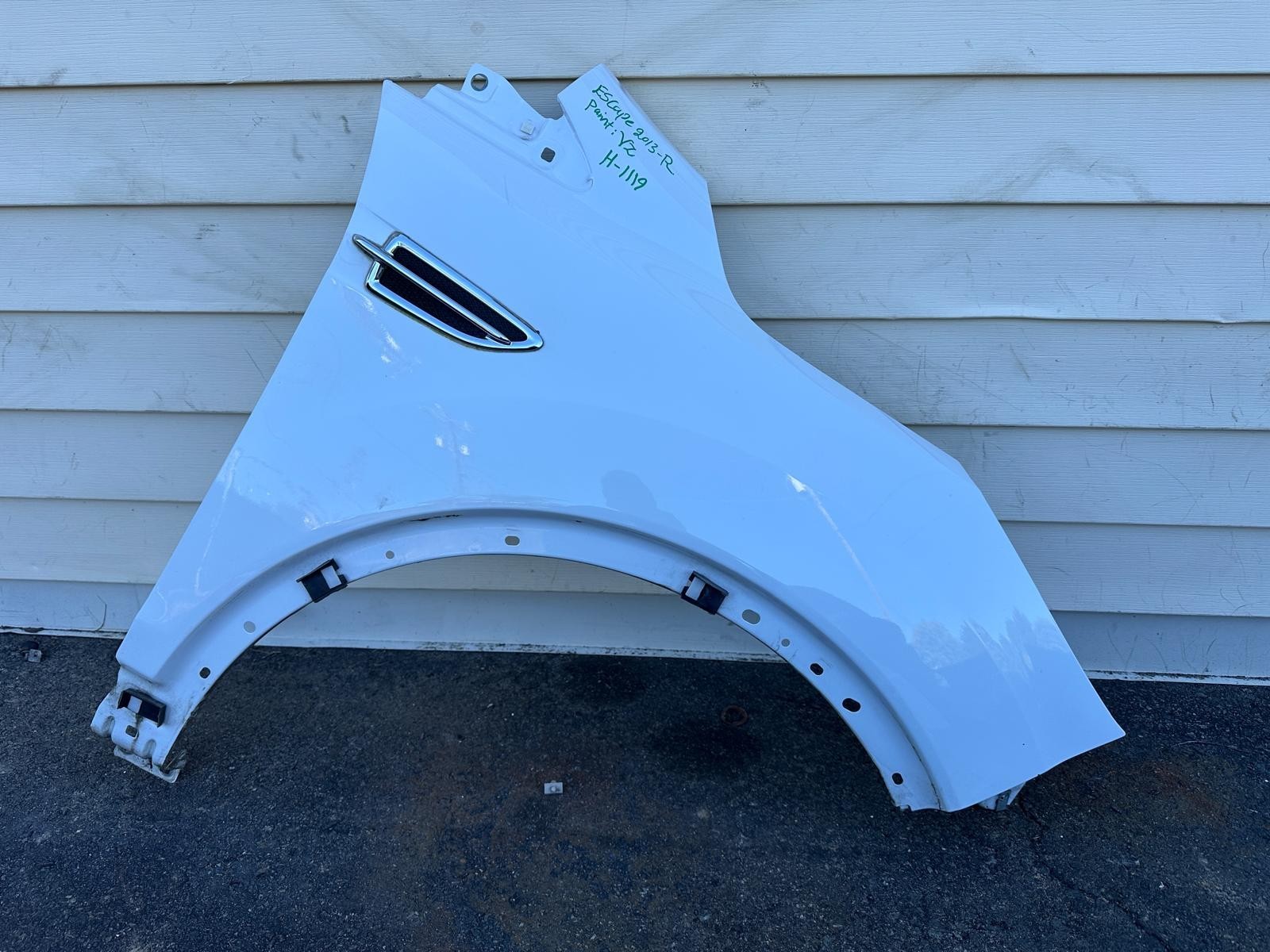 2013-2016 Ford Escape Front Right Passenger Side Fender Panel OEM Color Code YZ