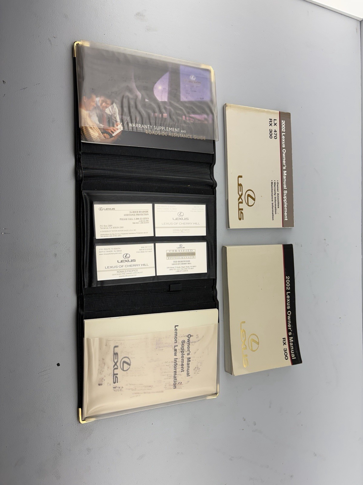 2002 Lexus RX 300 Owner\'s Manual with Black Case Genuine