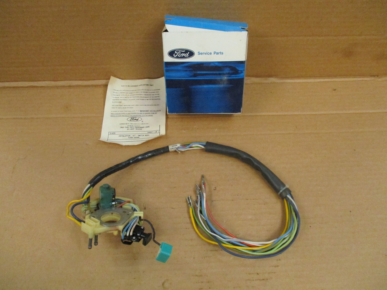 NOS 1970-1972 Mustang Turn signal Switch w/ Tilt Column Wiring Kit