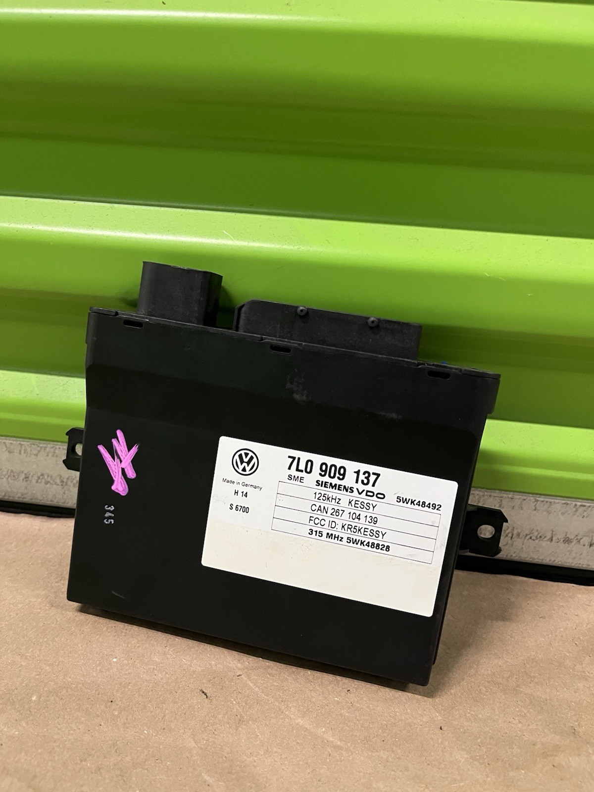2006-2010 VW VOLKSWAGEN TOUAREG KEYLESS ENTRY KESSY CONTROL MODULE 7L0909137