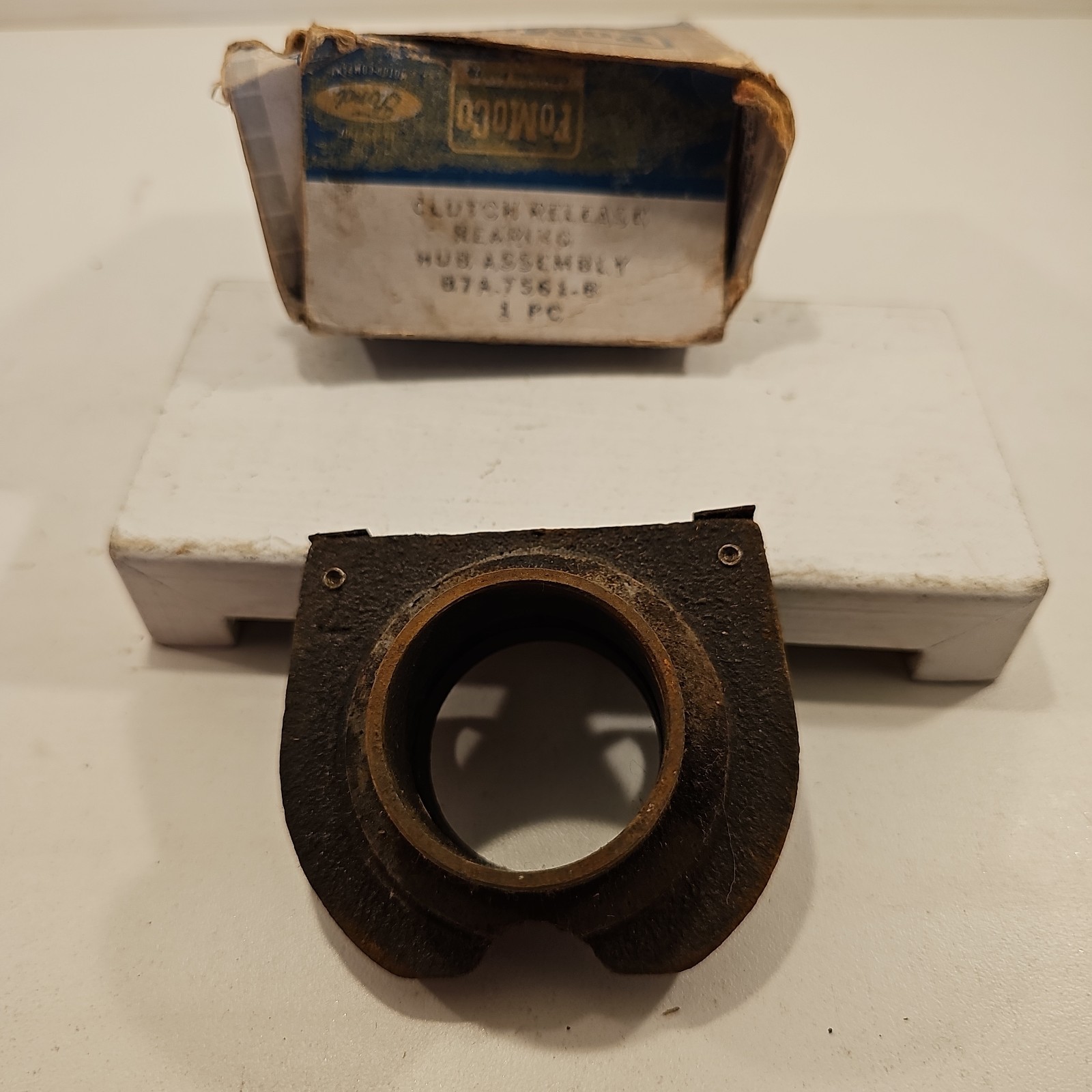 NOS OEM 1957-64 FORD B7A-7561-B GALAXIE FAIRLANE THUNDERBIRD CLUTCH RELEASE HUB 