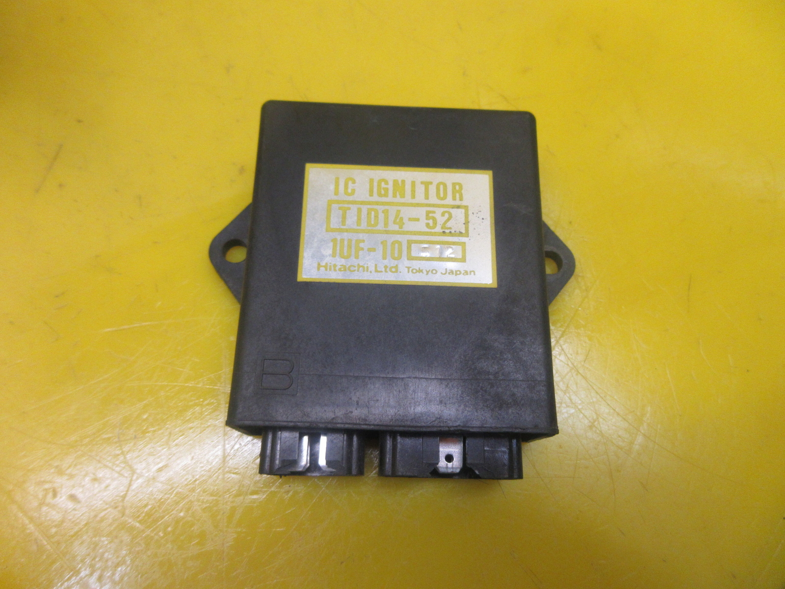 1986 1987 YAMAHA FAZER 700 IGNITION CDI IGNITER BLACK BOX ECU ECM BROKEN TABS