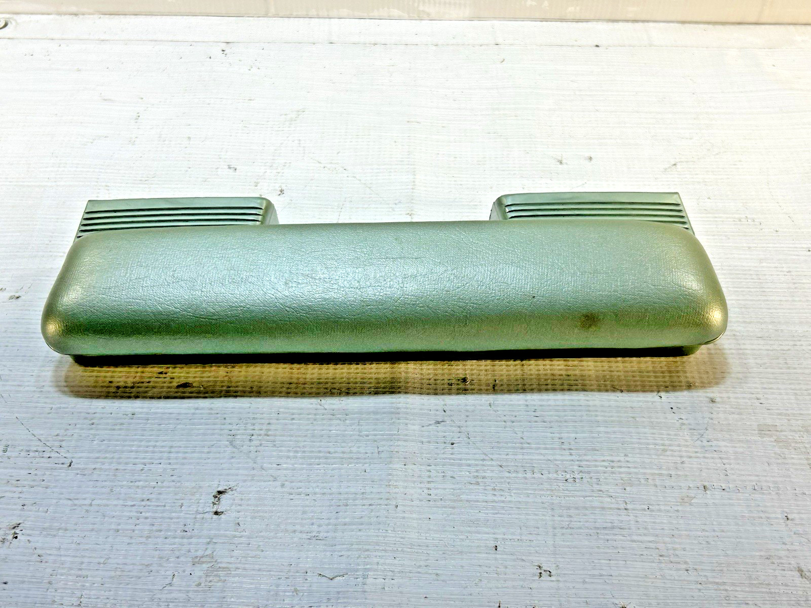 NOS 1962-1967 GM Green Arm Rest OEM Interior Pad Corvette Chevy Pontiac 4782299 NOS 1962-1967 GM Green Arm Rest OEM Interior Pad Corvette Chevy Pontiac 4782299