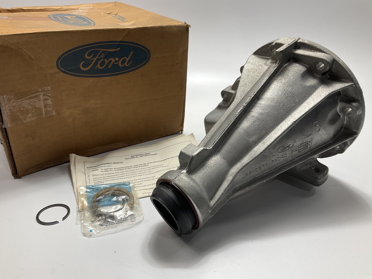 NEW Ford F0TZ-7A040-A Transmission Tail Shaft Housing E4OD 4R100 E9TP-7A040-FA