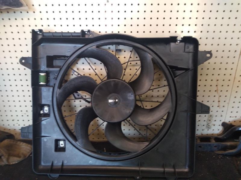 Radiator Fan Motor Fan Assembly Fits 05-14 MUSTANG 1541912