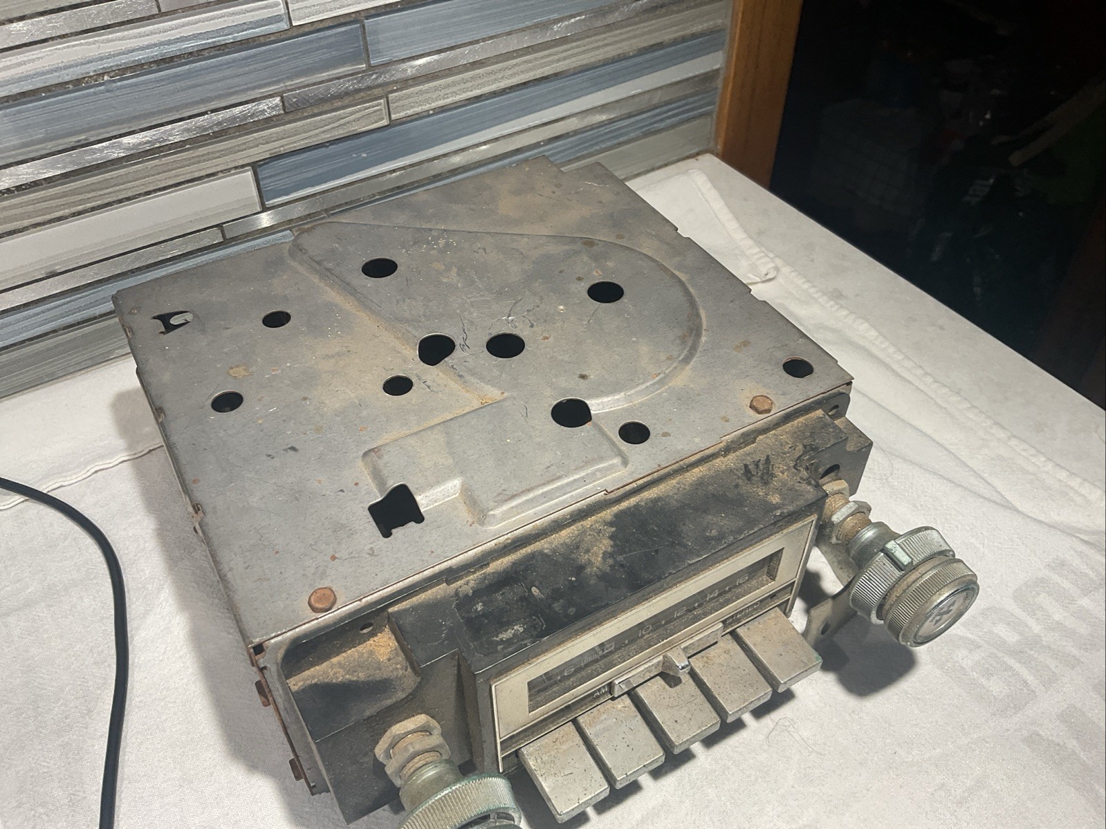Vintage Delco GM AM FM Stereo Pushbutton Car Radio OEM Untested Parts Or Repair