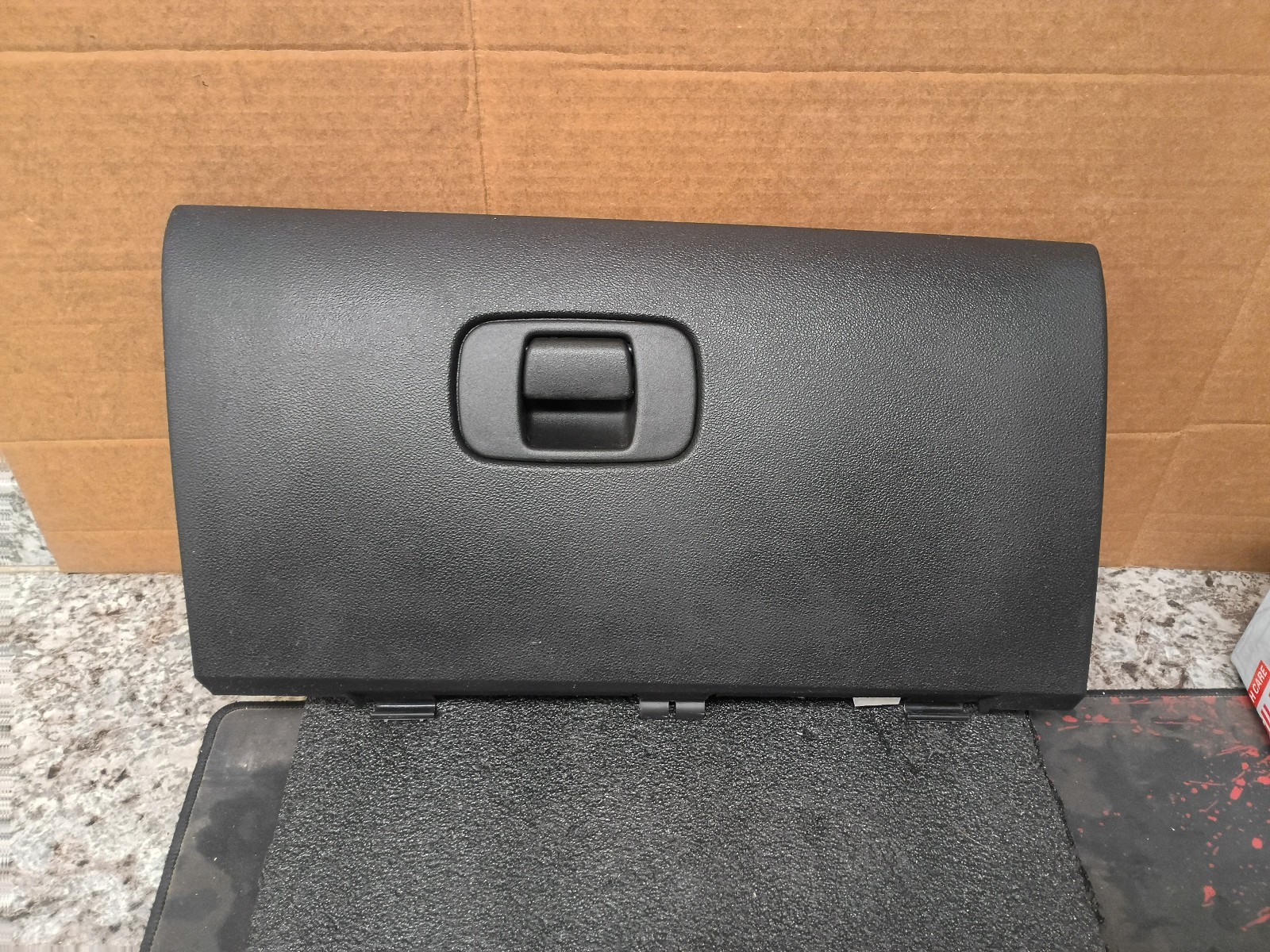 GENUINE 2005-2010 Chevy Cobalt Pontiac G5 Pursuit Glovebox Assembly Black OEM GENUINE 2005-2010 Chevy Cobalt Pontiac G5 Pursuit Glovebox Assembly Black OEM