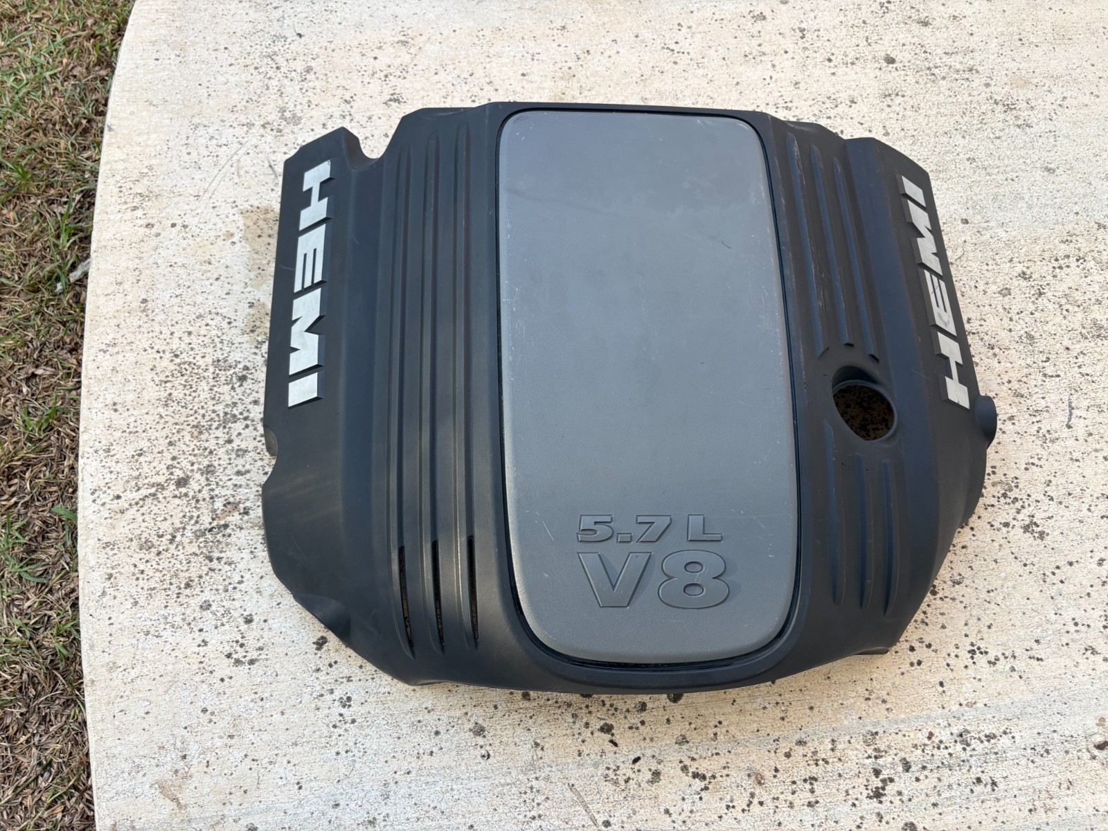 2011-2023 Dodge Charger 5.7 Hemi V8 Engine Cover OEM