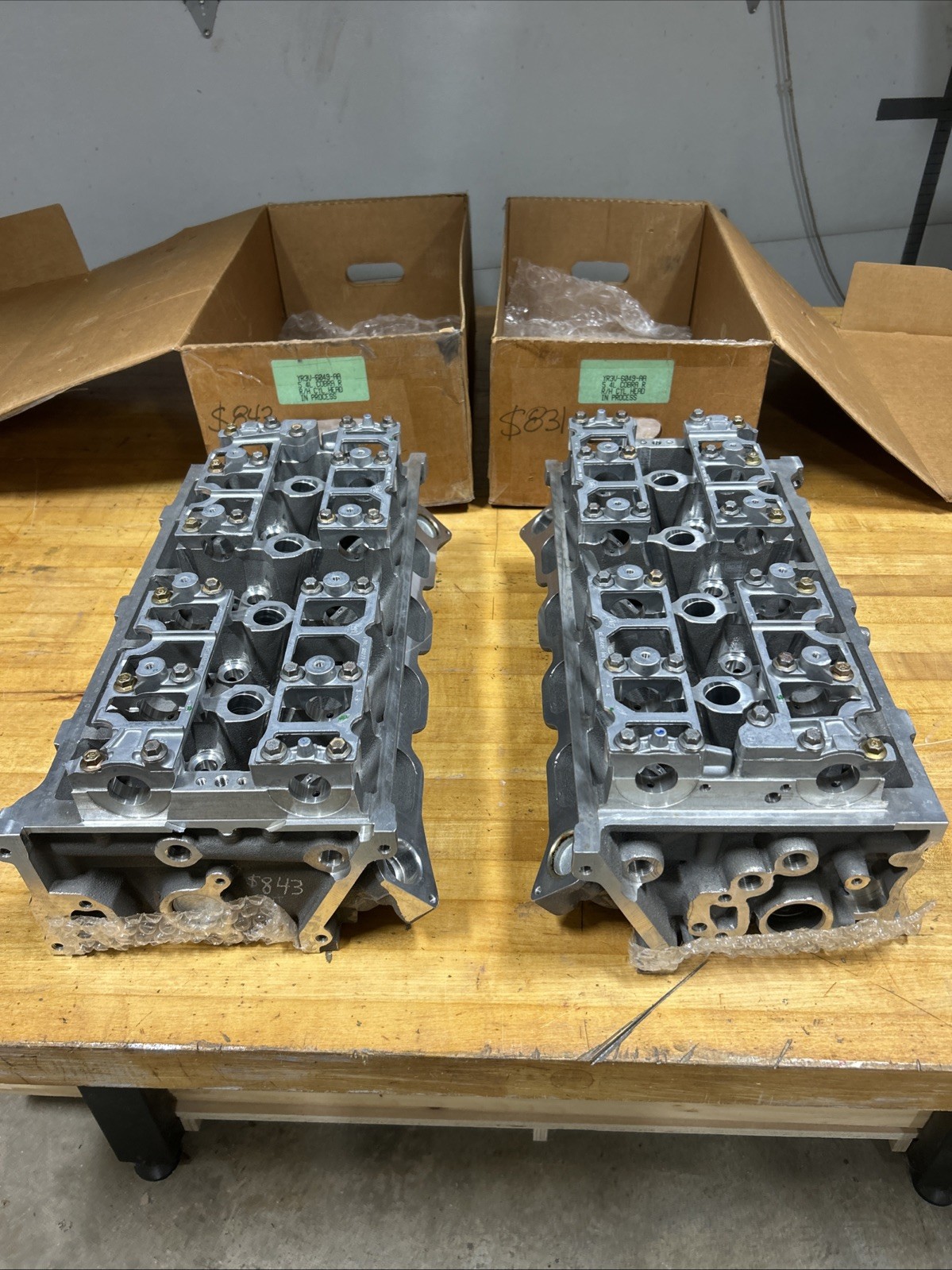 2000 Cobra R Right Heads Brand New With Original Boxes. 5.4 DOHC 00R Ford NOS