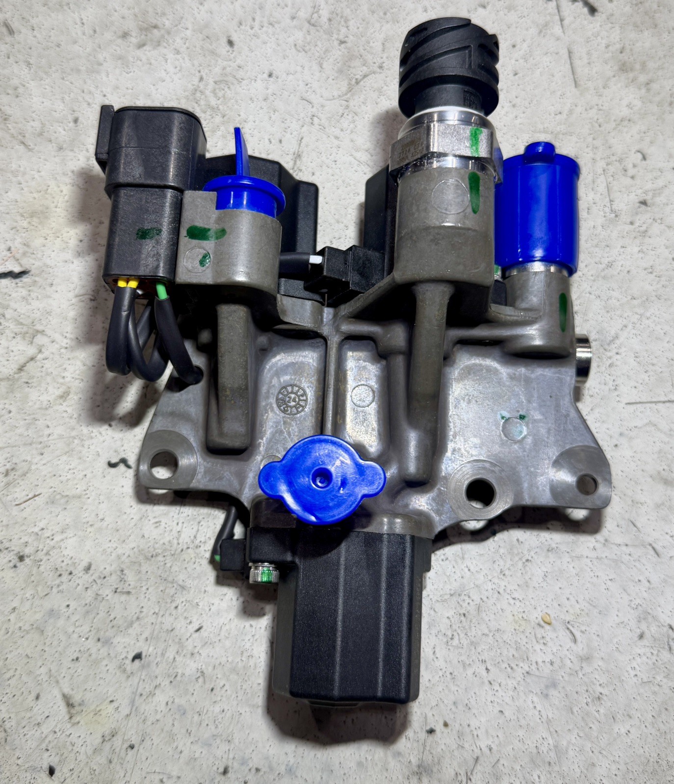 Genuine OEM Volvo D13 Fuel  AHI Module 24708423