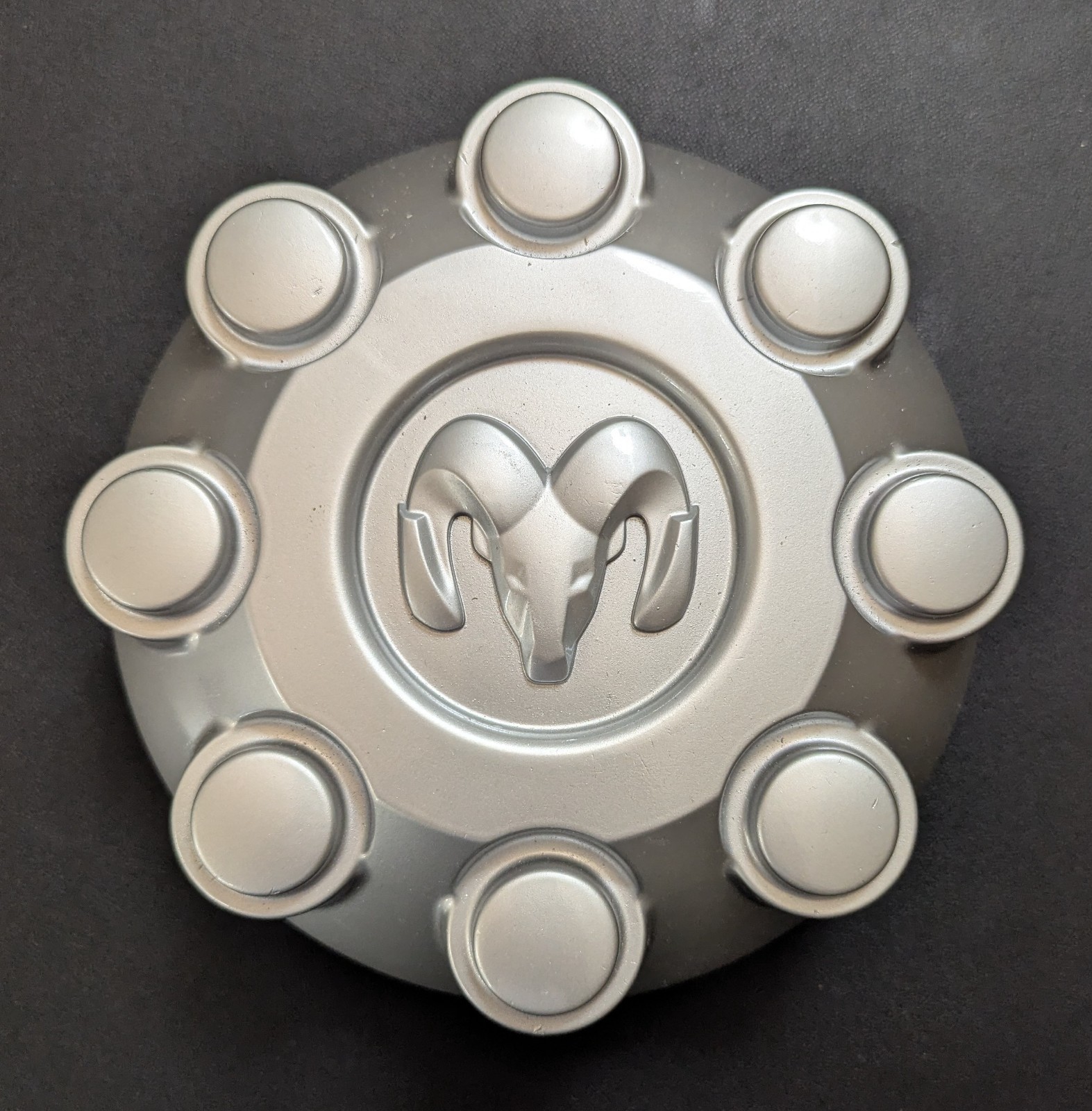 C2187S Dodge Ram 2500 3500 SRW OEM Silver Center Cap OXY18PAKAB 2003-2013