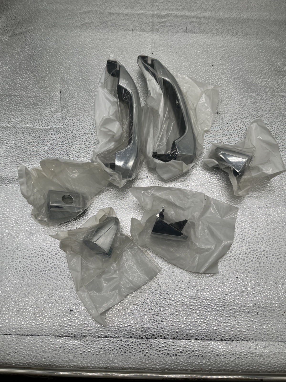 2015 - 2019 Chevrolet Silverado Sierra Door Handle Set Chrome GM  22940647 OEM