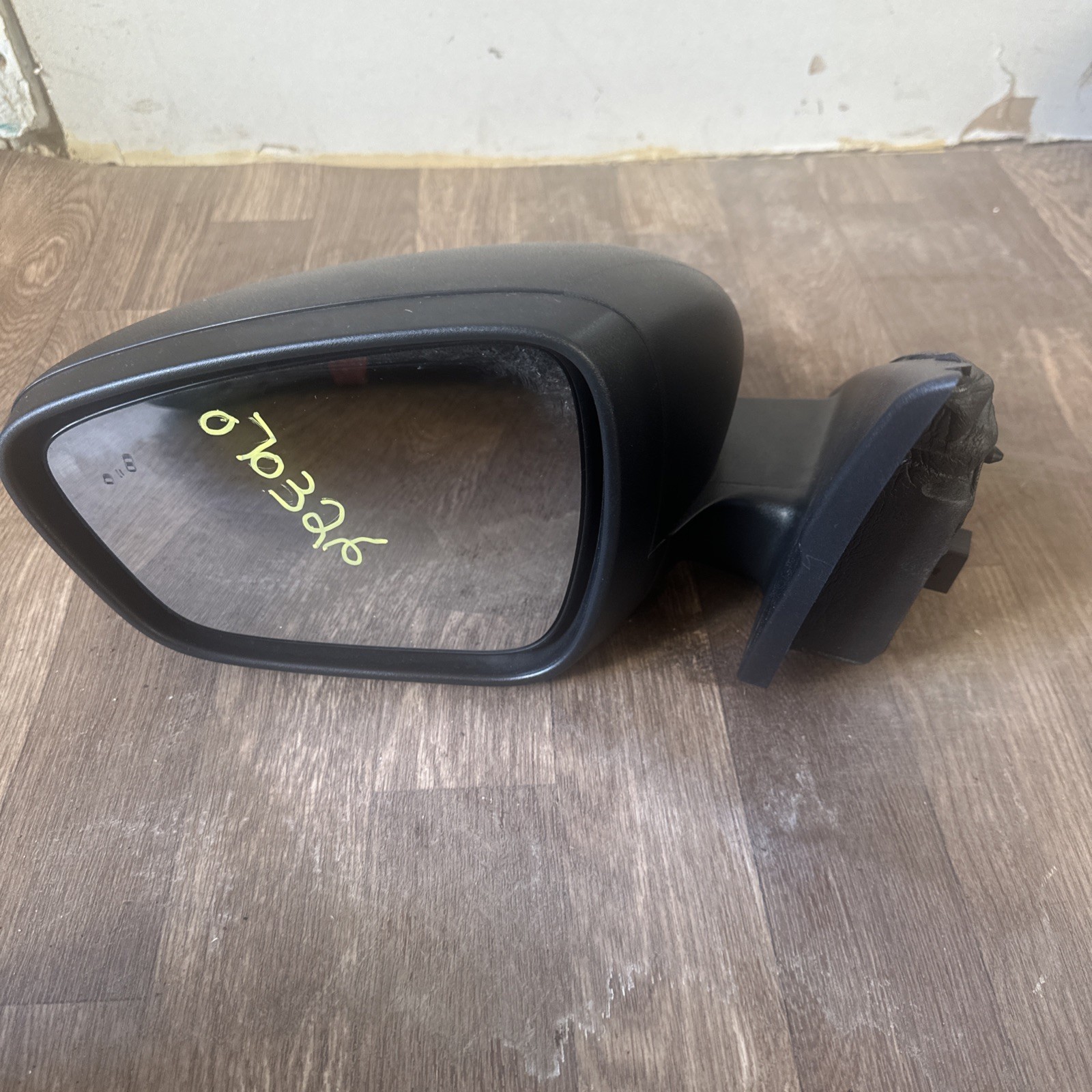 2020-25 FORD ESCAPE SIDE MIRROR OEM LH LEFT SIDE BLINDSPOT OEM LJ6B-17683-CJ5Y 2020-25 FORD ESCAPE SIDE MIRROR OEM LH LEFT SIDE BLINDSPOT OEM LJ6B-17683-CJ5Y