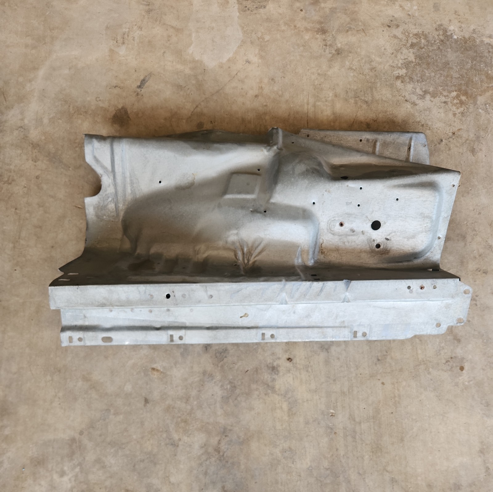 NOS 1974-79 Ford Truck right Inner Fender Panel D6TZ-16055-A D9TZ-16055-A