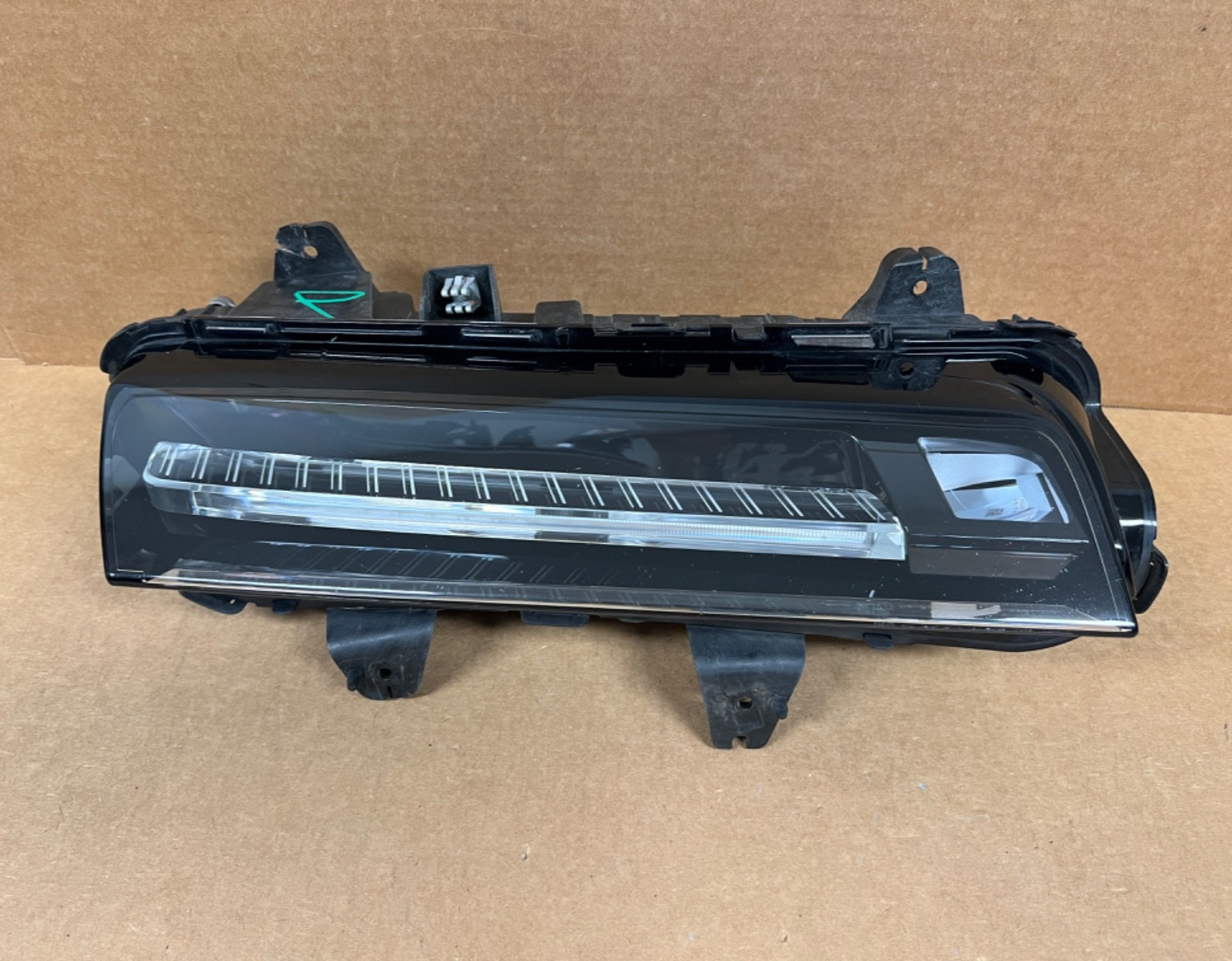 OEM 2020-2025 CADILLAC XT6 LEFT LH PASSENGER SIDE DAYTIME RUN LAMP 84962805 OEM 2020-2025 CADILLAC XT6 LEFT LH PASSENGER SIDE DAYTIME RUN LAMP 84962805