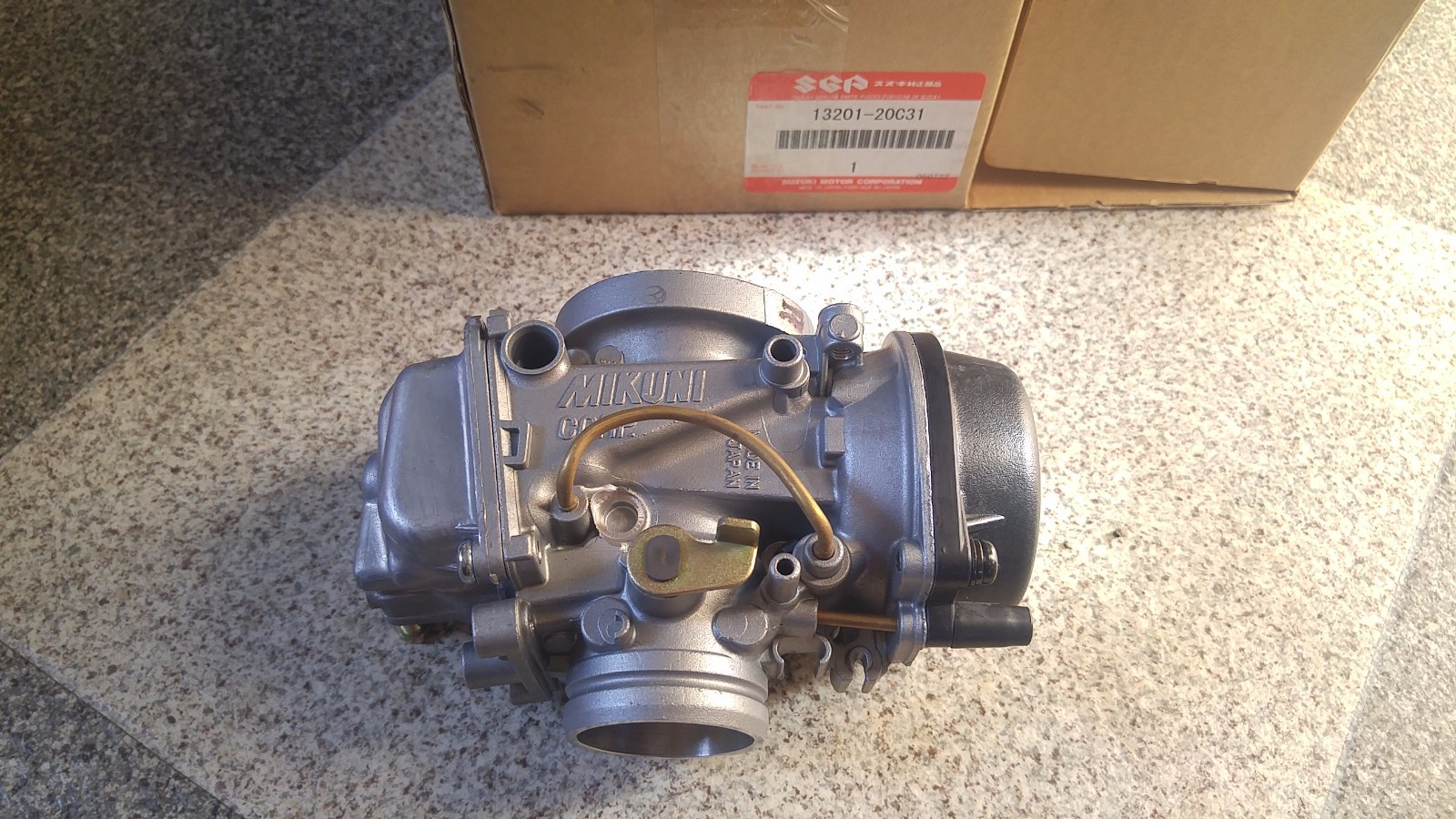 New 1989-1997 SUZUKI Katana GSX750F CARBURETOR ASSEMBLY, Left LH 13201-20C31 New 1989-1997 SUZUKI Katana GSX750F CARBURETOR ASSEMBLY, Left LH 13201-20C31