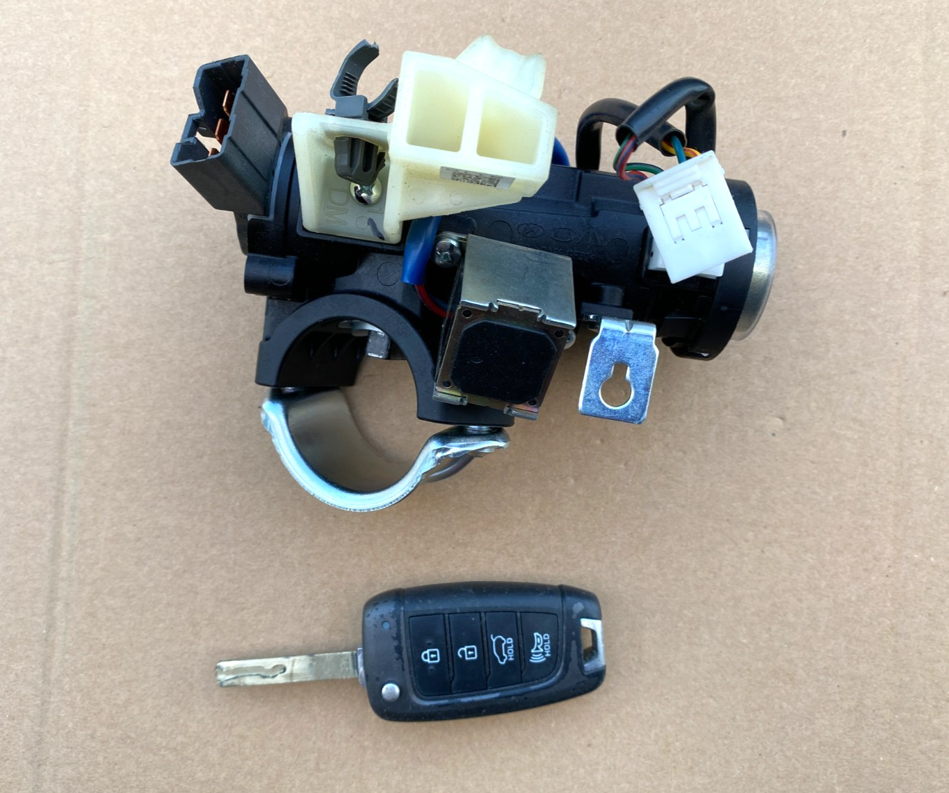 2019 - 2023 HYUNDAI SANTA FE IGNITION SWITCH LOCK W/KEY CYLINDER OEM 81910-J9110