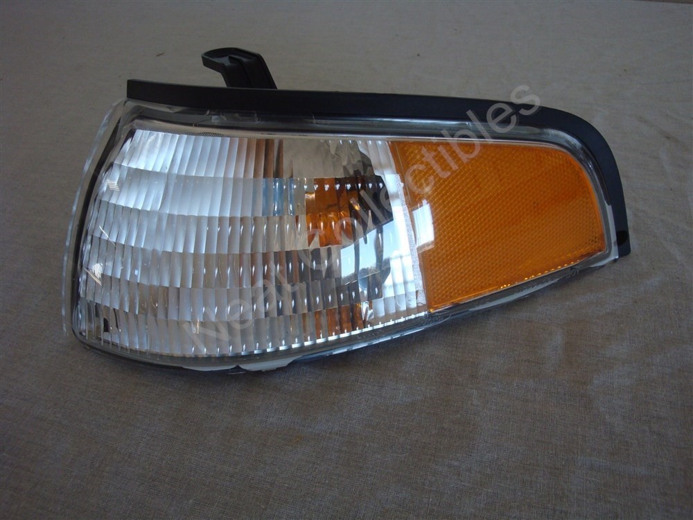 NOS OEM Mercury Tracer Side Marker Lamp Lens 1993 - 96 Left Hand F3KY-13201-A