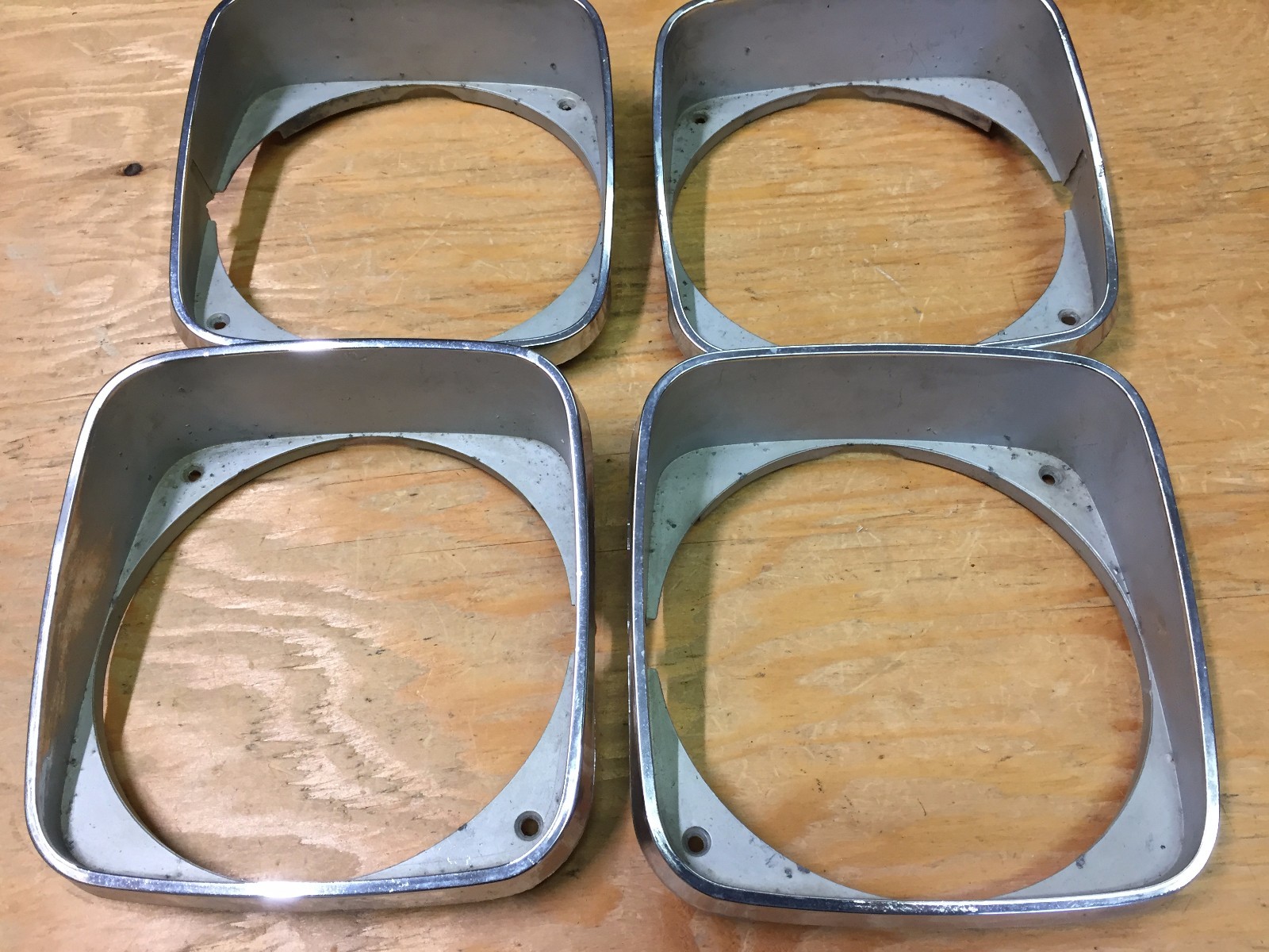 1968 BUICK LE SABRE HEAD LIGHT GRILL BEZEL SET 4PCS USED GM