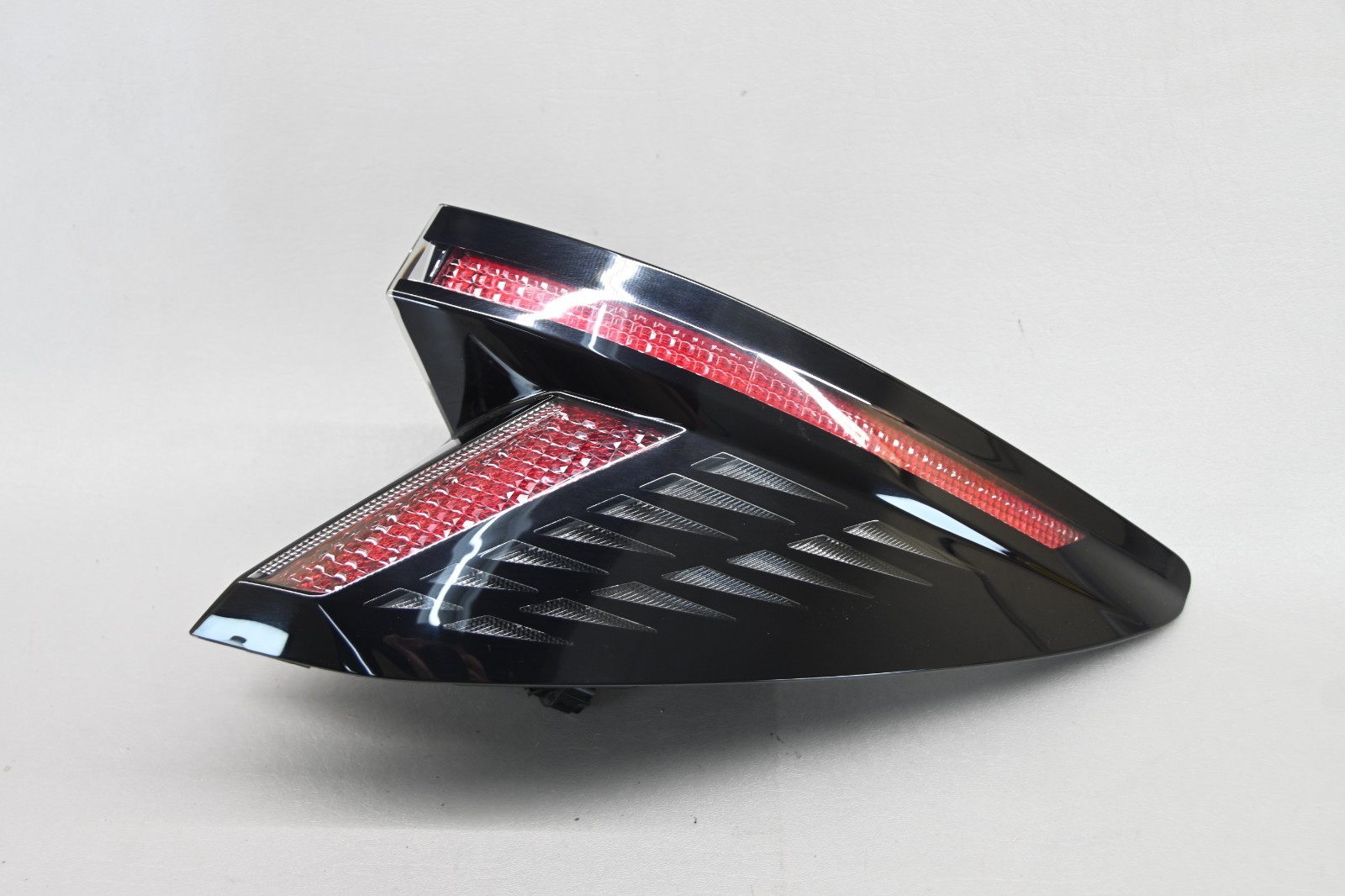 MINT 2022-2026 HYUNDAI TUCSON RIGHT PASSENGER LED TAIL LAMP 92402N9150 OEM