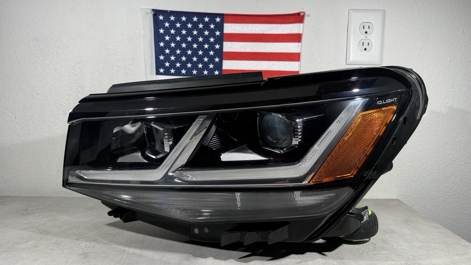 READ* 2020-2023 Volkswagen Atlas Cross Sport Left Driver Side LED Headlight OEM