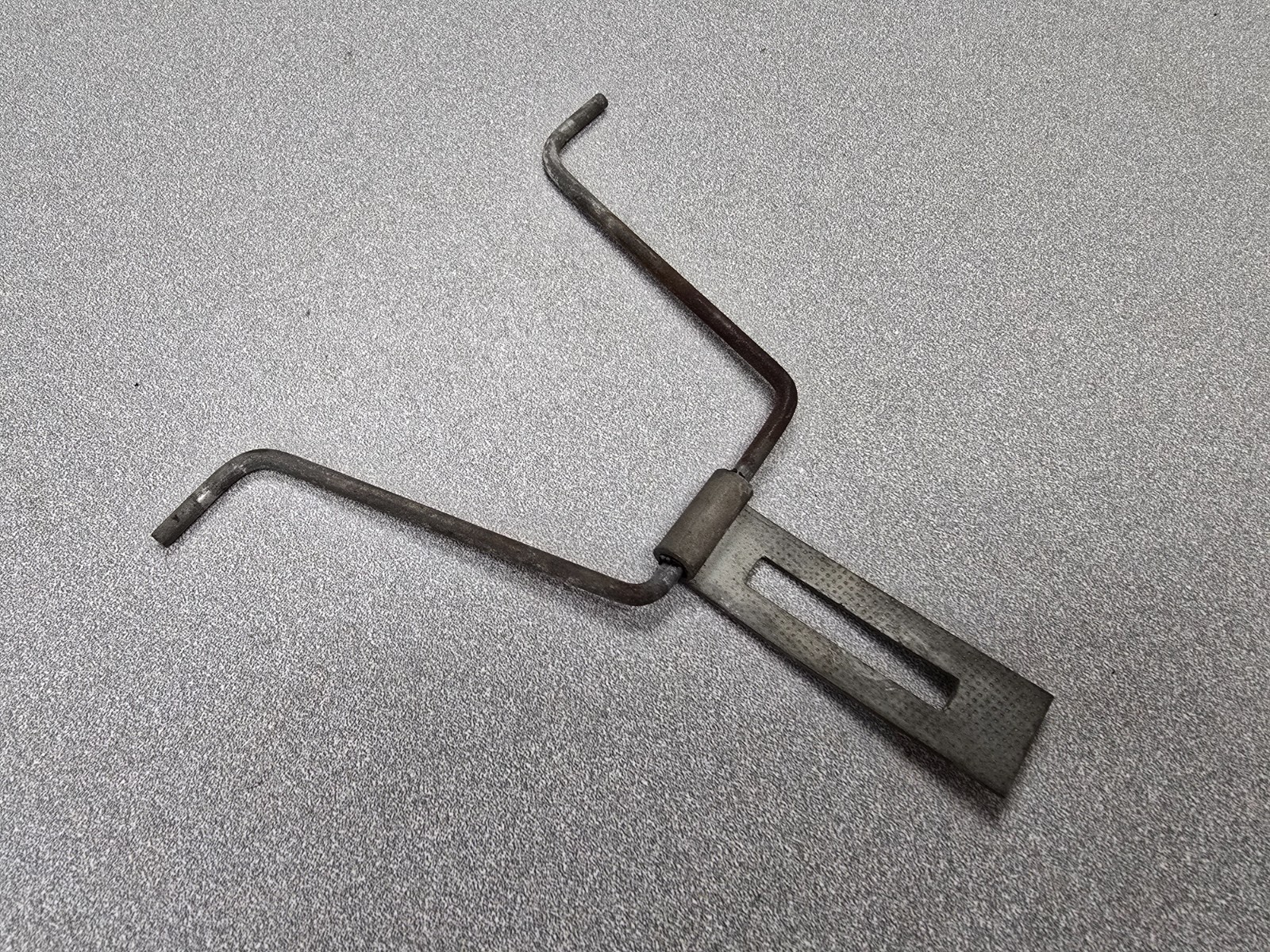 VERY NICE USED ORIGINAL BLAUPUNKT PORSCHE 356 911 912 SWB RADIO SUPPORT BRACKET