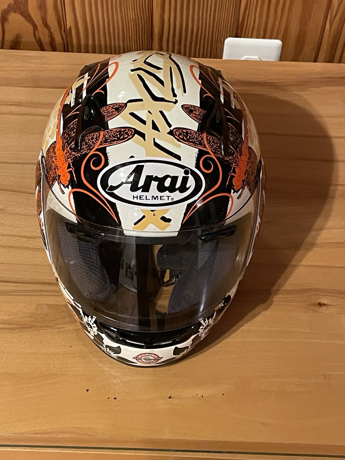 Arai Chaser Full Face Motor Cycle Helmet Featuring. Jungle Graphics