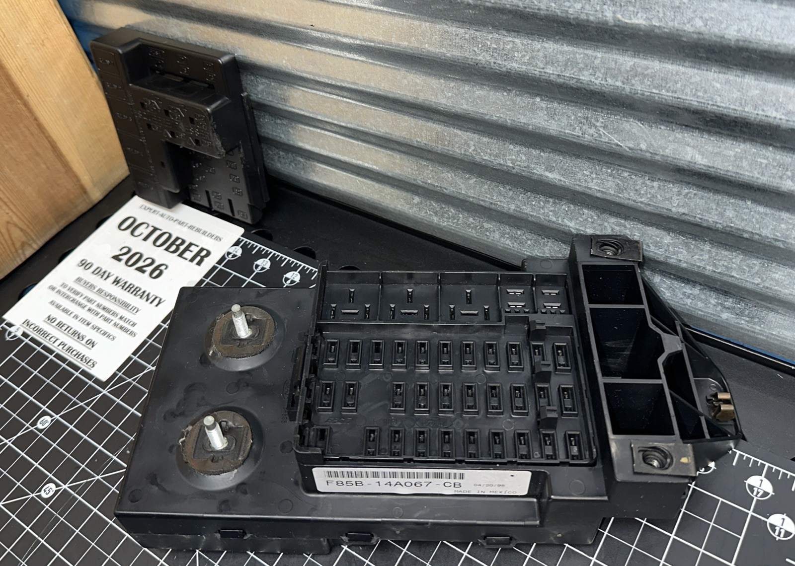 REBUILT 1997 1998 FORD EXPEDITION FUSE BOX F85B-14A067-CB OEM REMANUFACTURED REBUILT 1997 1998 FORD EXPEDITION FUSE BOX F85B-14A067-CB OEM REMANUFACTURED